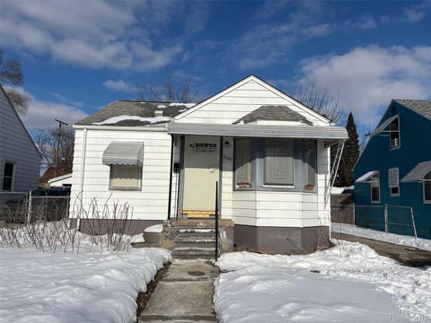 19381 KENOSHA Street Harper Woods City MI 48225