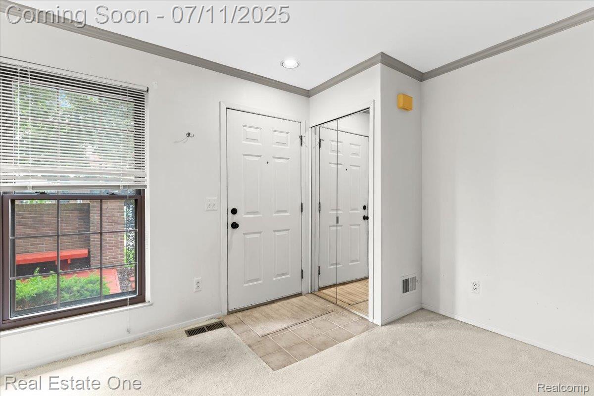 22302 Pondview