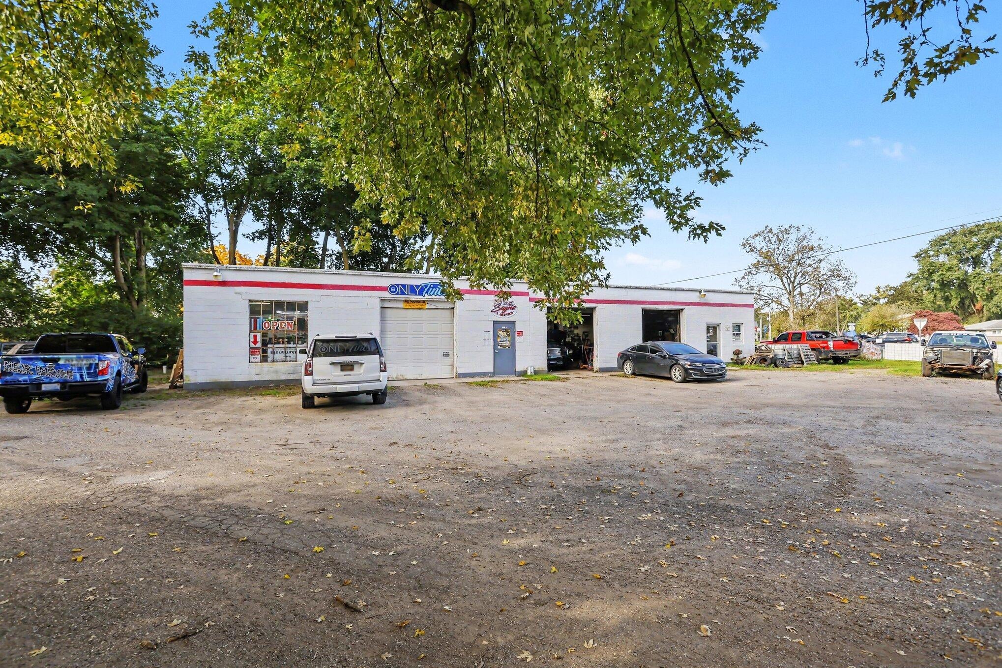 2524 Detroit Road