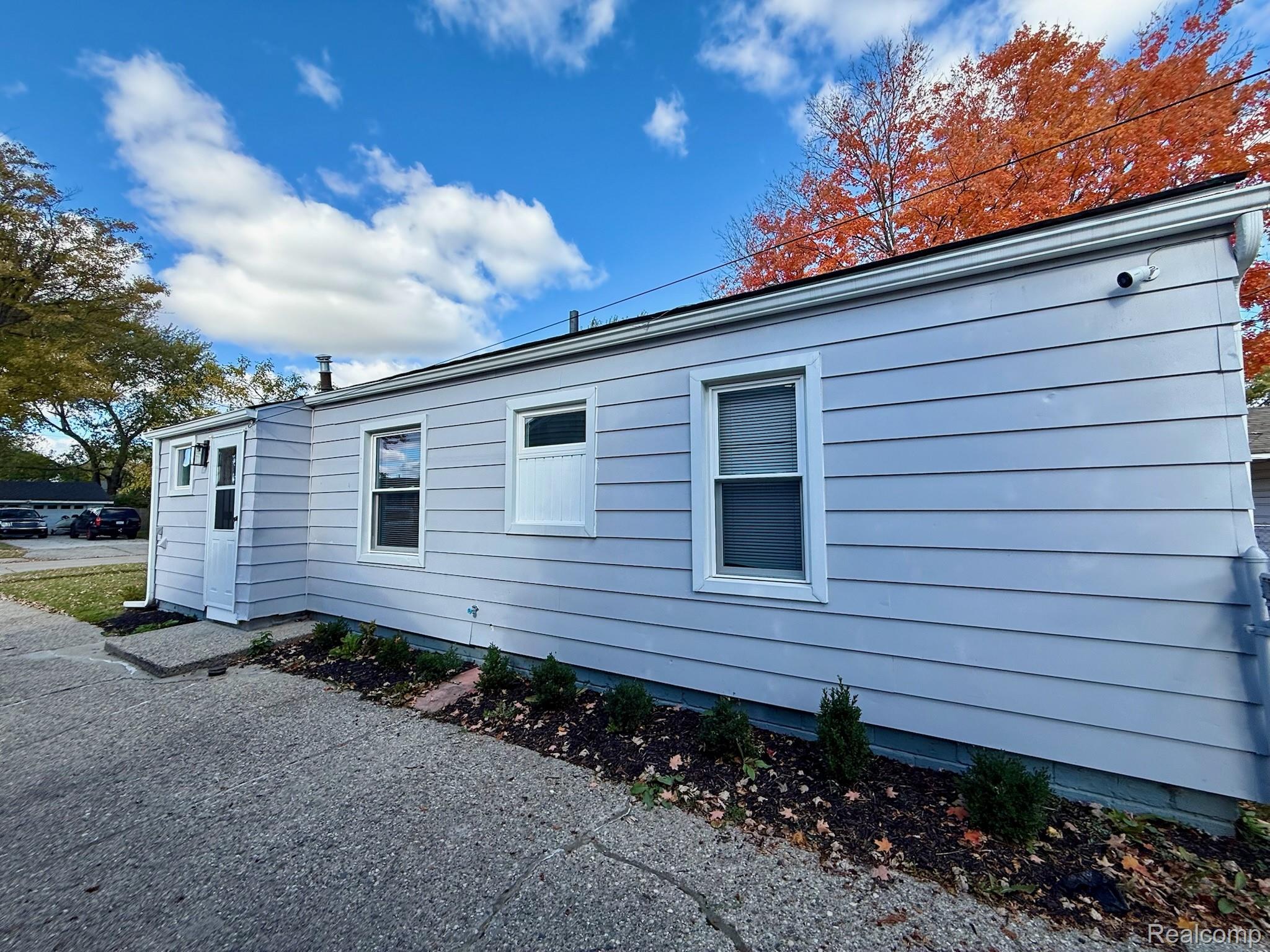 Warren City, Michigan 48089, United States, 3 Bedrooms Bedrooms, ,1 BathroomBathrooms,Residential,Active,237371