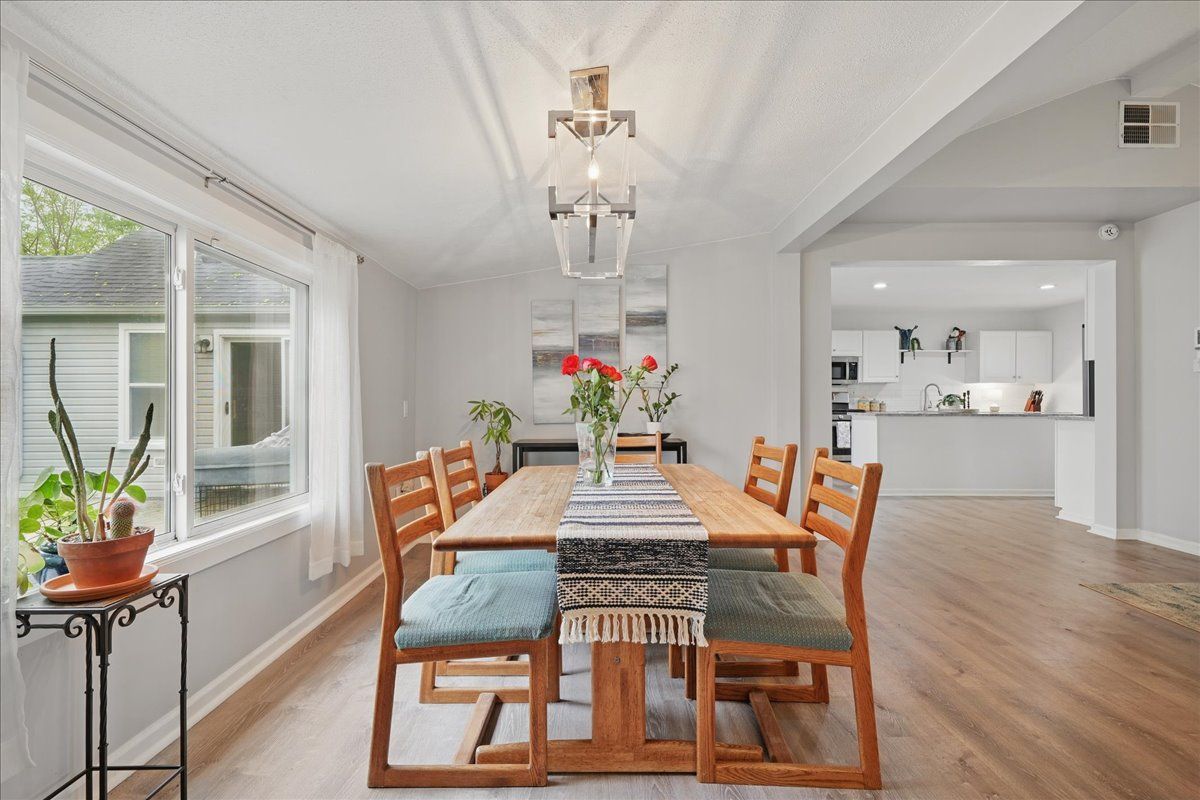 Waterford Charter Township, Michigan 48328, United States, 4 Bedrooms Bedrooms, ,2 BathroomsBathrooms,Residential,Pending,130878