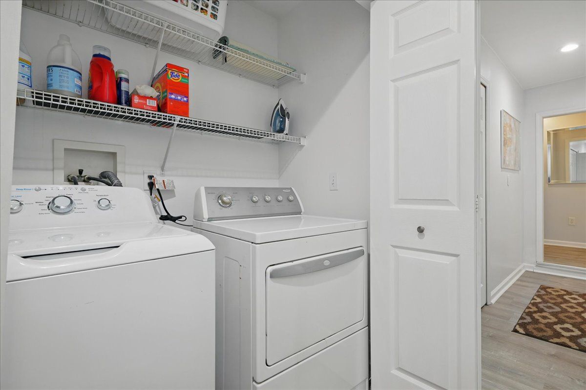 Waterford Charter Township, Michigan 48328, United States, 4 Bedrooms Bedrooms, ,2 BathroomsBathrooms,Residential,Pending,130878