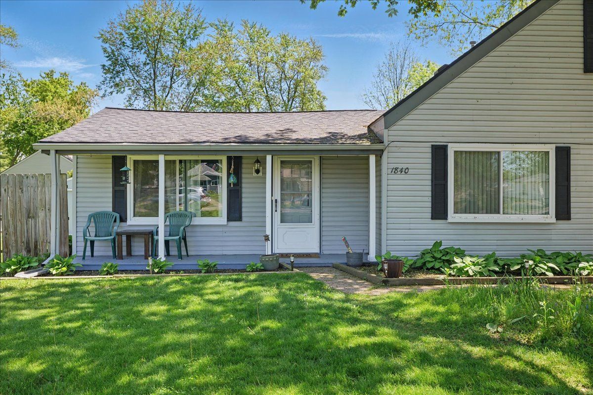 Waterford Charter Township, Michigan 48328, United States, 4 Bedrooms Bedrooms, ,2 BathroomsBathrooms,Residential,Pending,130878