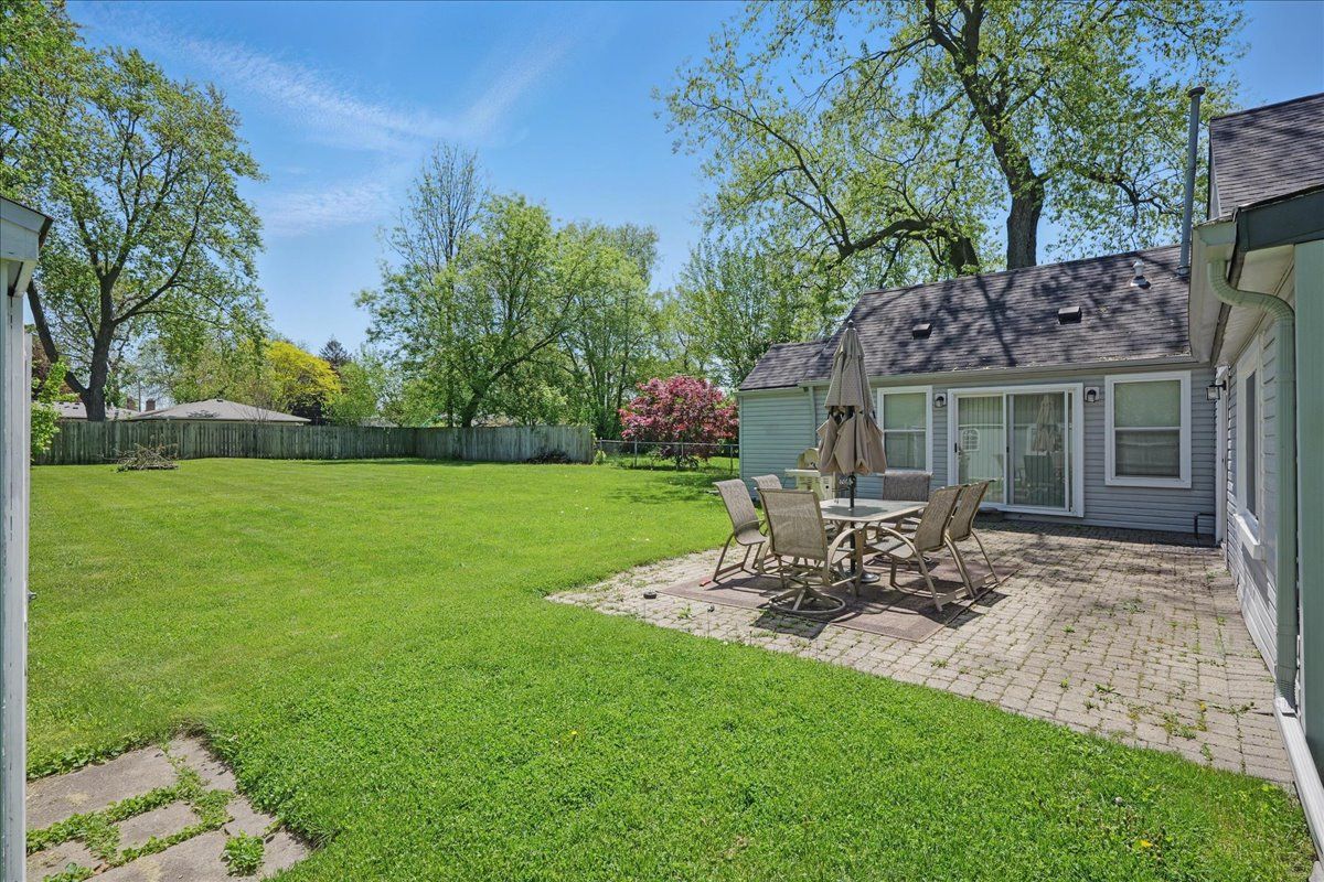 Waterford Charter Township, Michigan 48328, United States, 4 Bedrooms Bedrooms, ,2 BathroomsBathrooms,Residential,Pending,130878