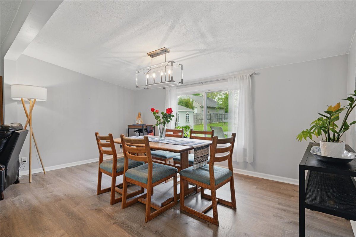 Waterford Charter Township, Michigan 48328, United States, 4 Bedrooms Bedrooms, ,2 BathroomsBathrooms,Residential,Pending,130878