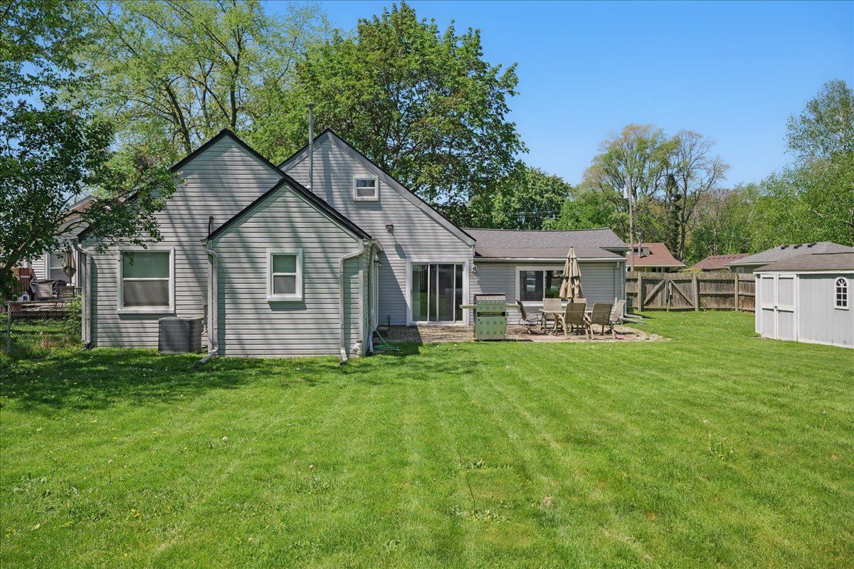 Waterford Charter Township, Michigan 48328, United States, 4 Bedrooms Bedrooms, ,2 BathroomsBathrooms,Residential,Pending,130878