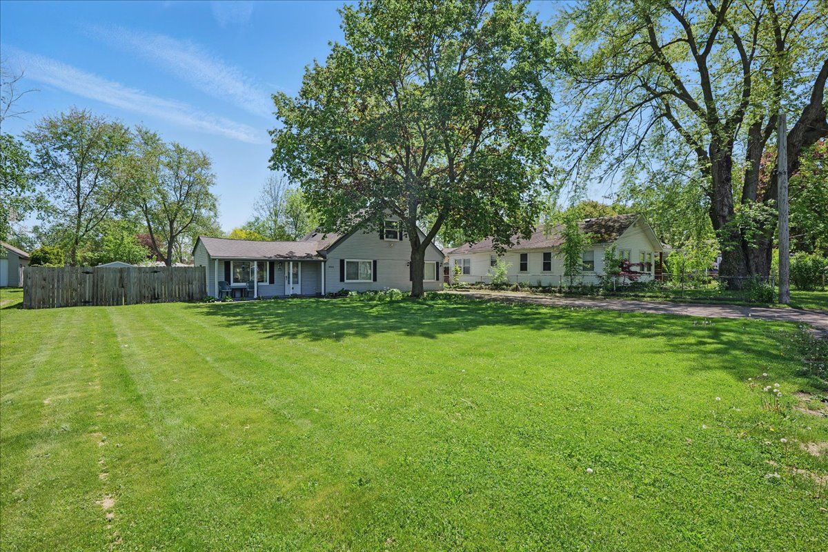 Waterford Charter Township, Michigan 48328, United States, 4 Bedrooms Bedrooms, ,2 BathroomsBathrooms,Residential,Pending,130878