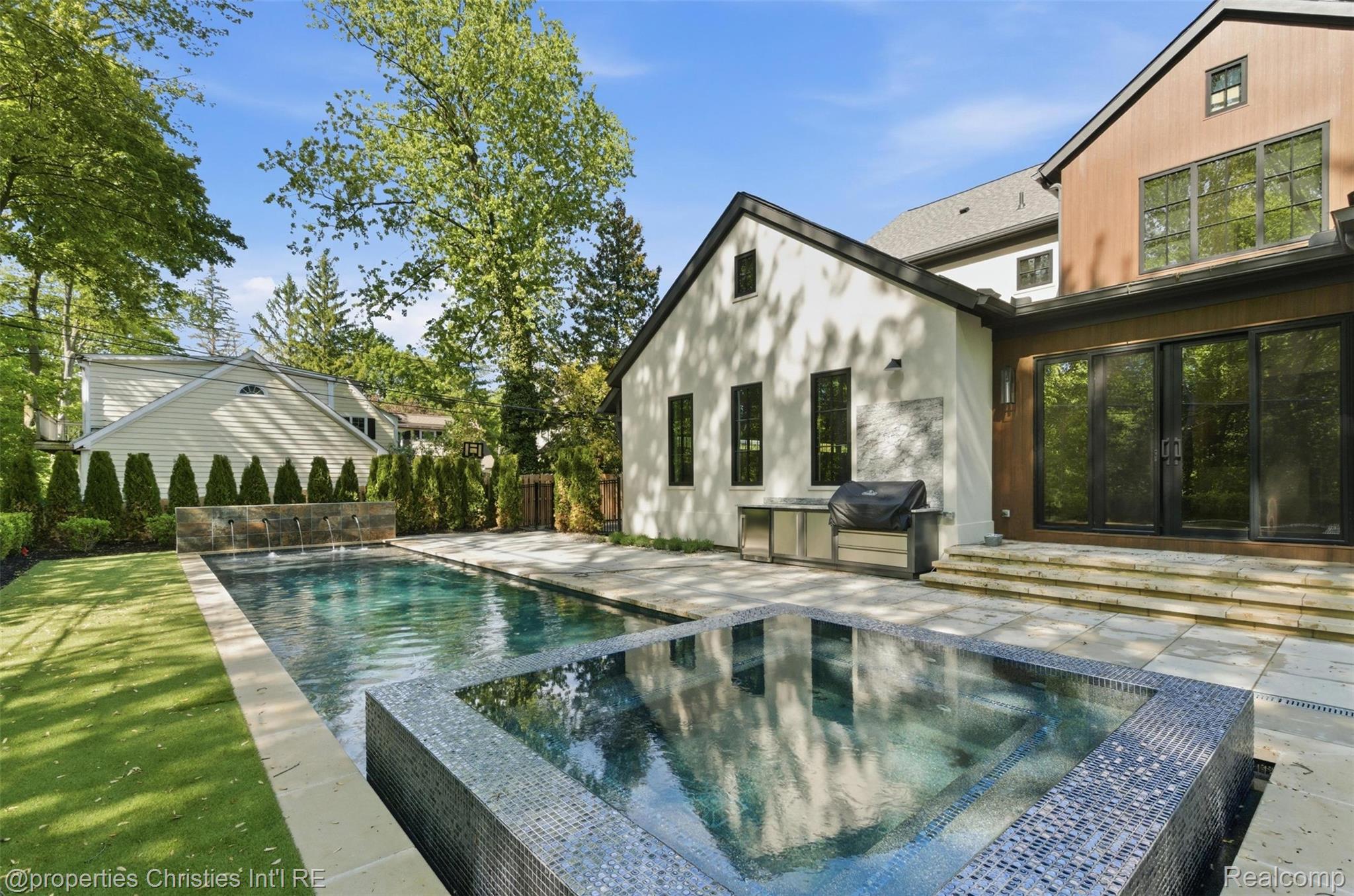 1551 LAKESIDE Drive