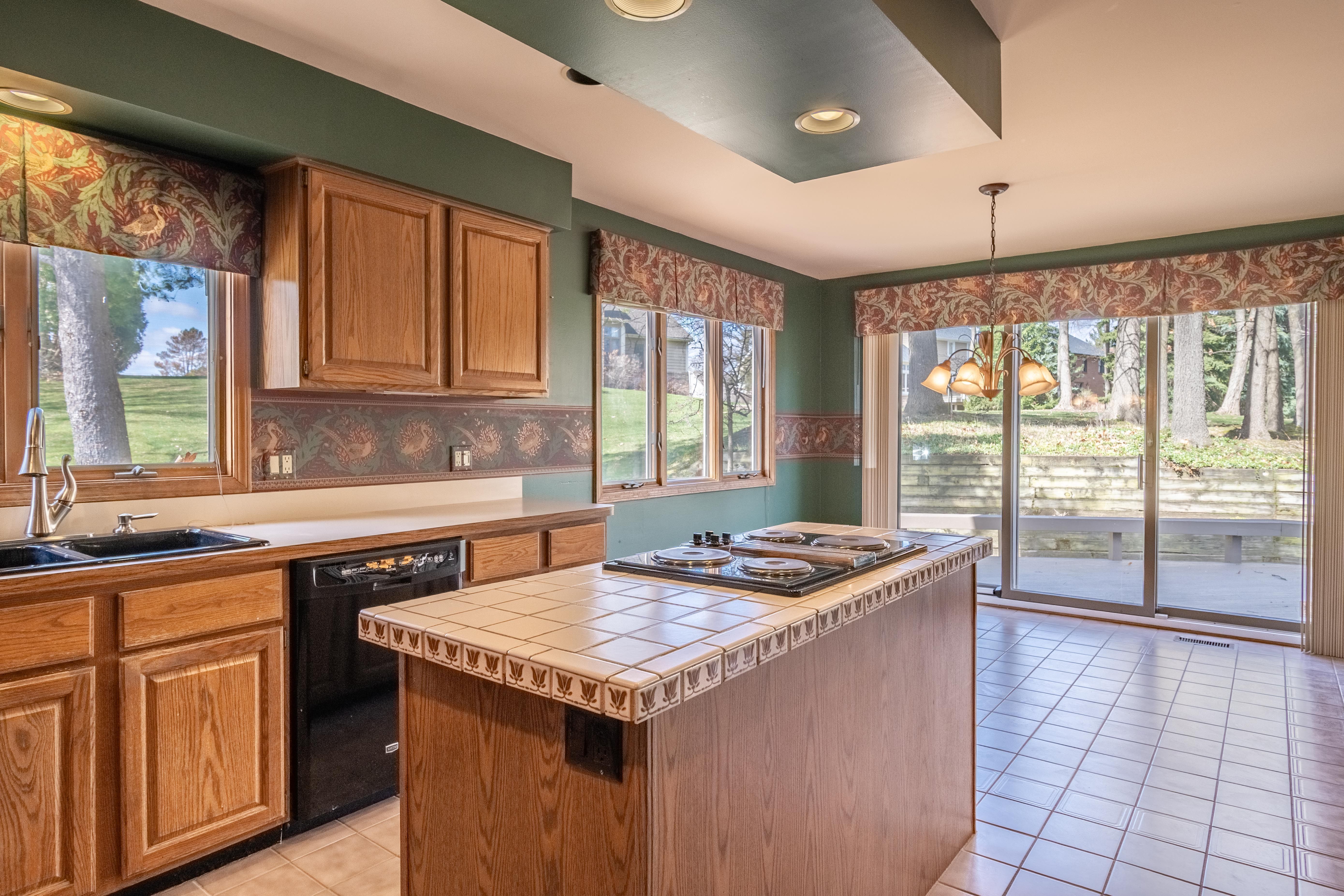 4435 OAK POINTE Drive