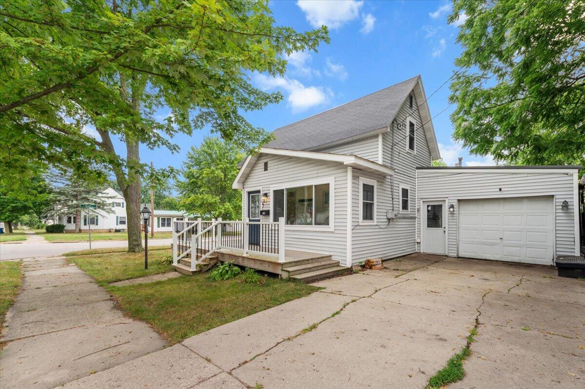 303 E Dayton Street