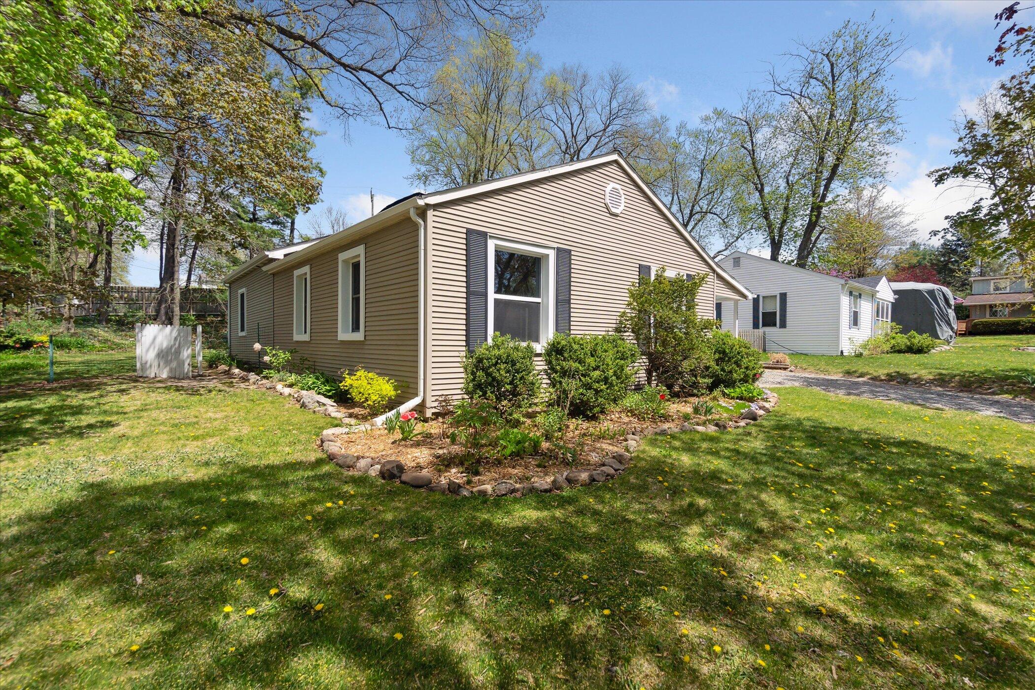 1452 Lakeside Drive