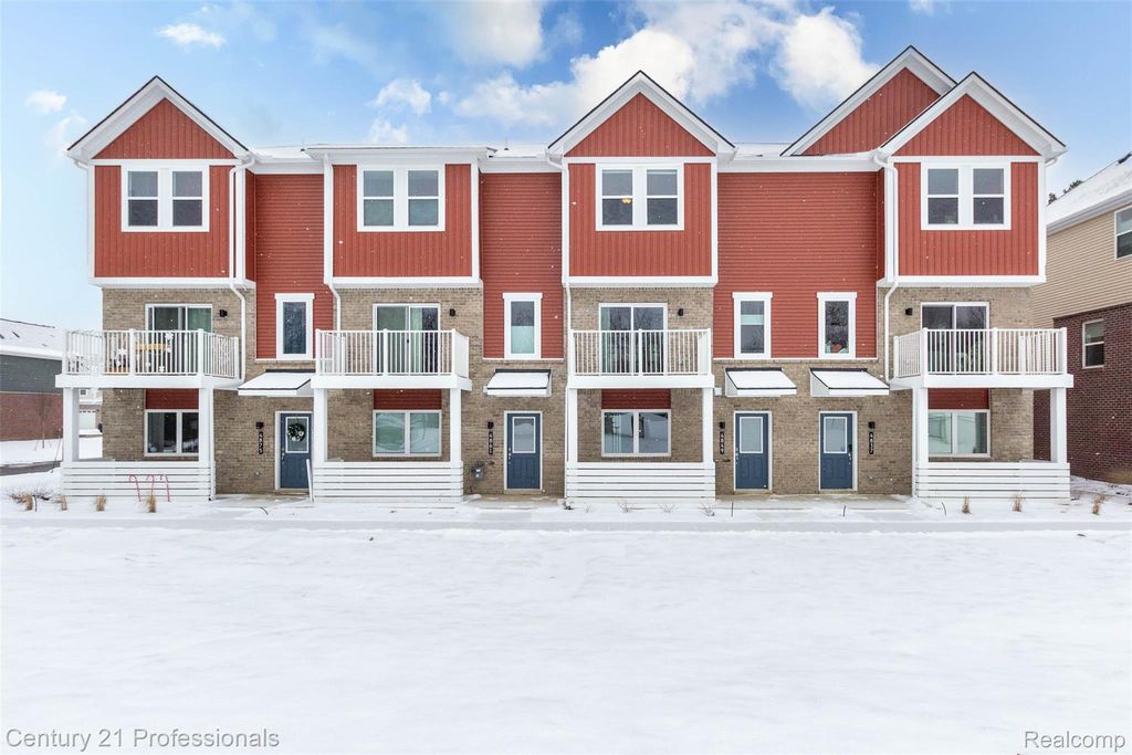 Photo of 4849 Parkside Lane, Troy City, MI 48085 (MLS # 20261014274)