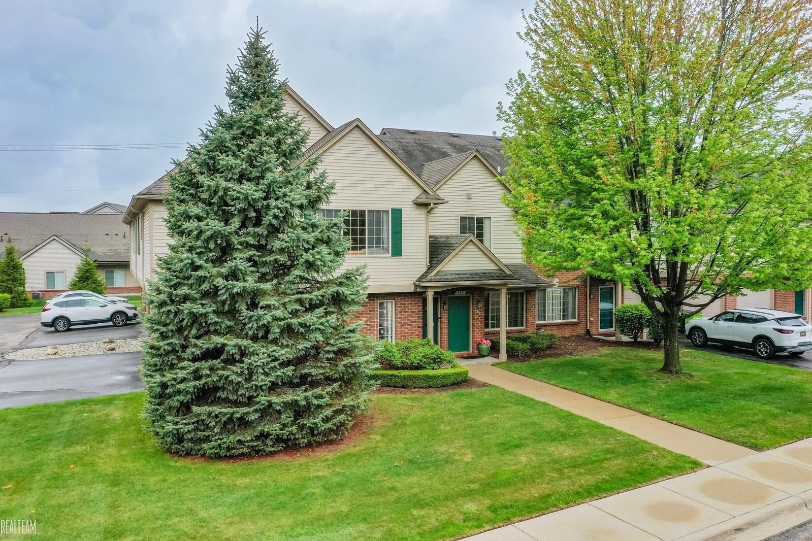45537 Hidden View Court