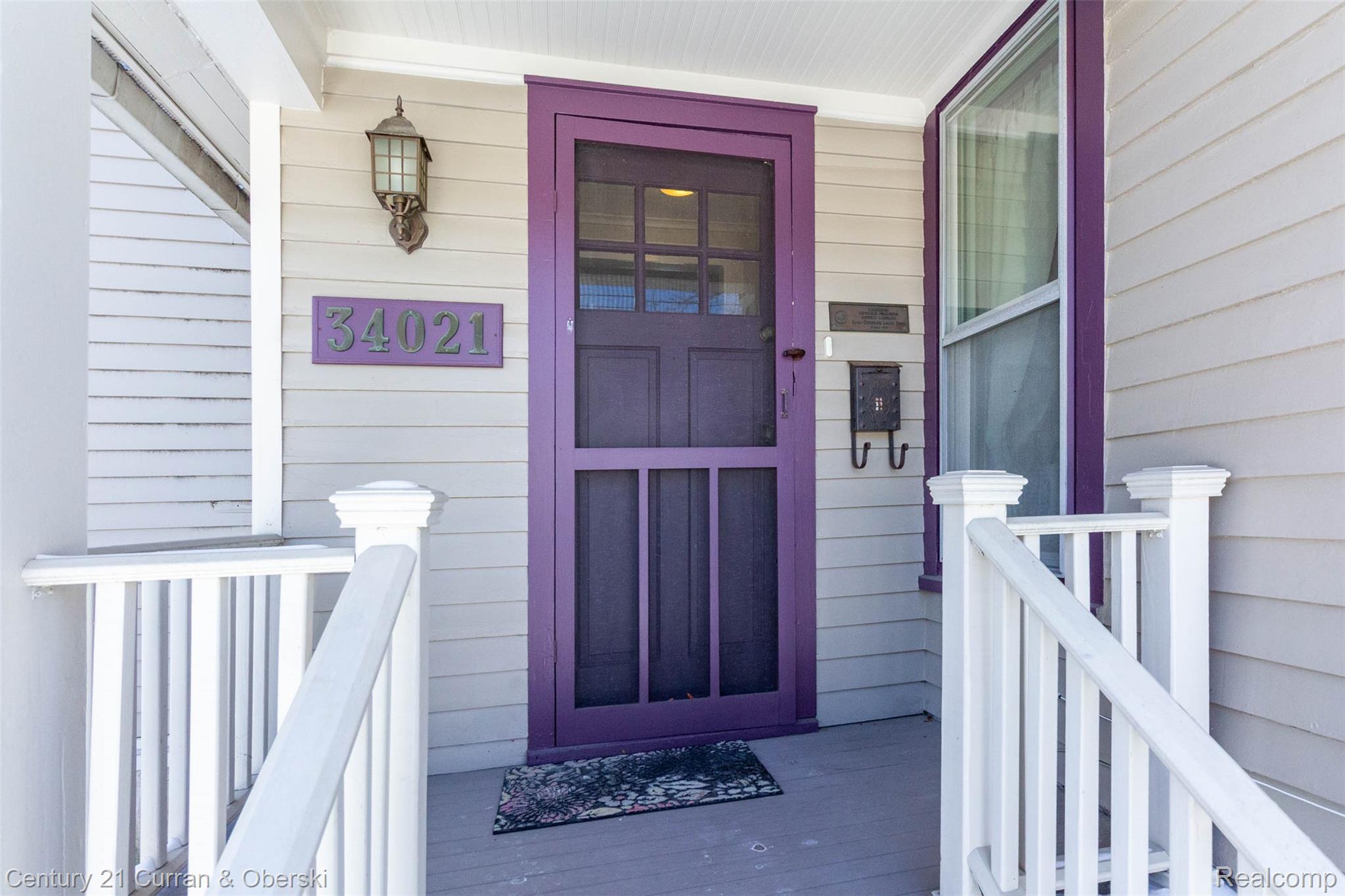 34021 Grand River Avenue