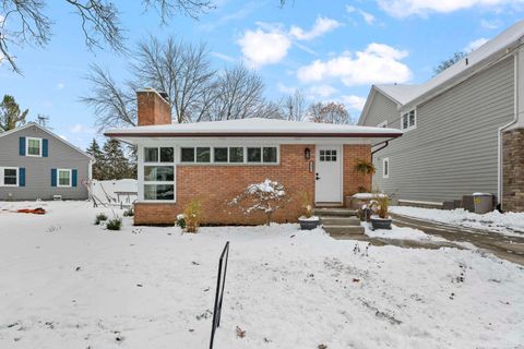 2051 Avondale Street Sylvan Lake City MI 48320