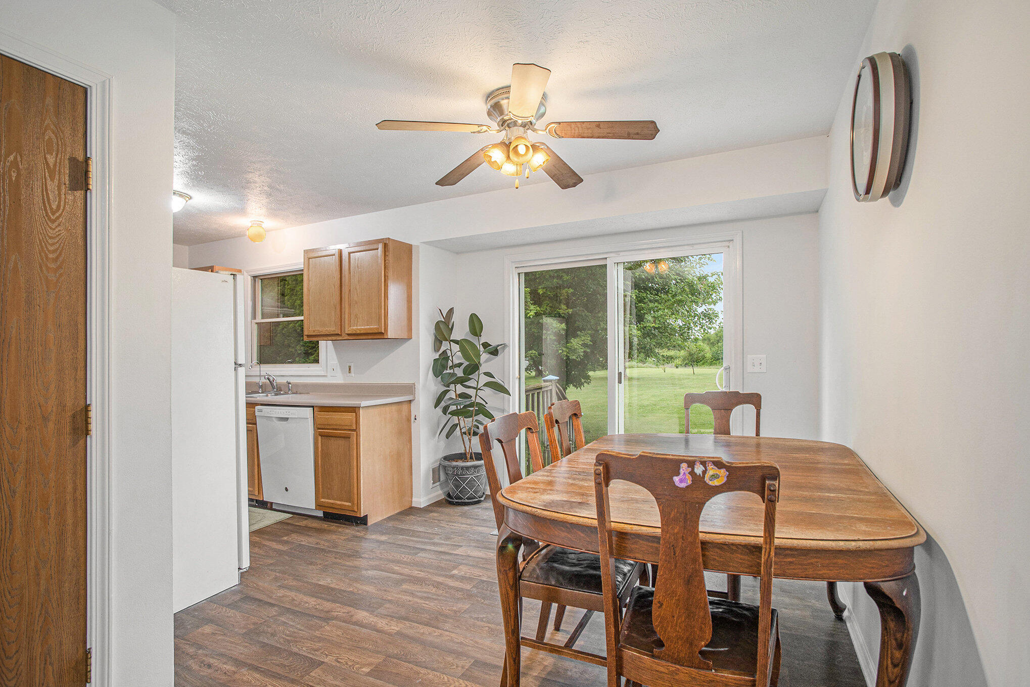 Carmel Township, Michigan 48813, United States, 3 Bedrooms Bedrooms, ,1 BathroomBathrooms,Residential,Pending,166505