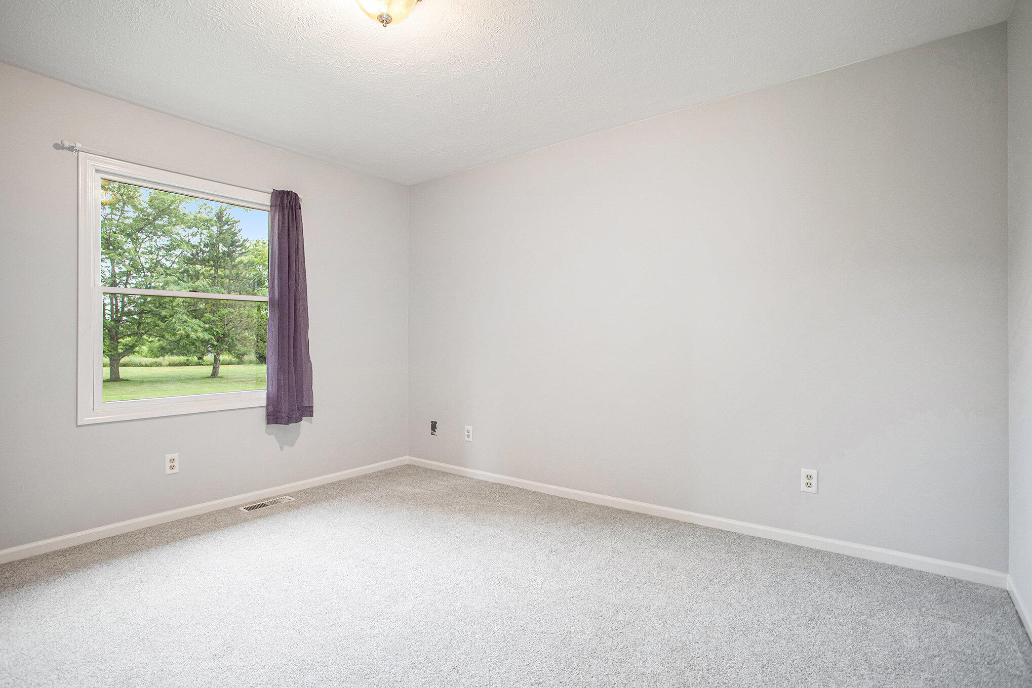 Carmel Township, Michigan 48813, United States, 3 Bedrooms Bedrooms, ,1 BathroomBathrooms,Residential,Pending,166505