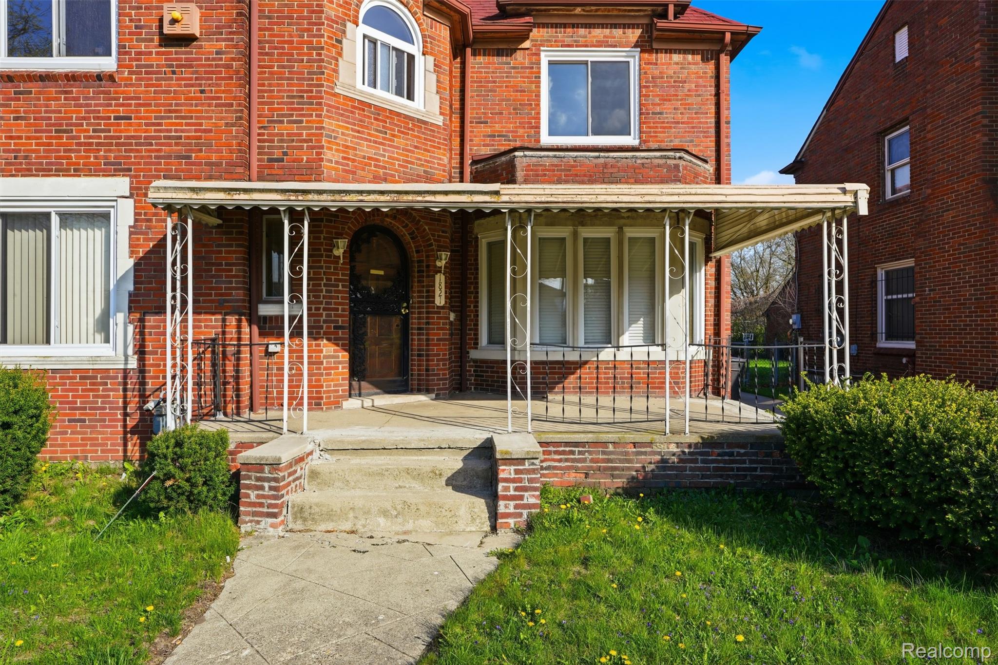 1821 Oakman Boulevard