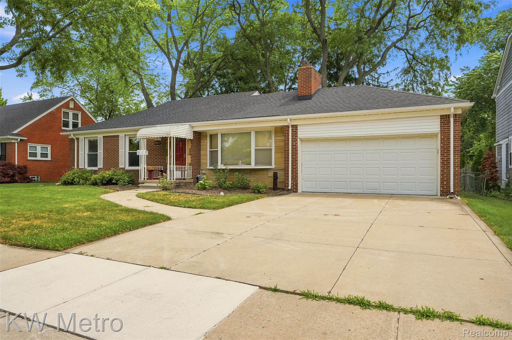 3912 Hillside Drive