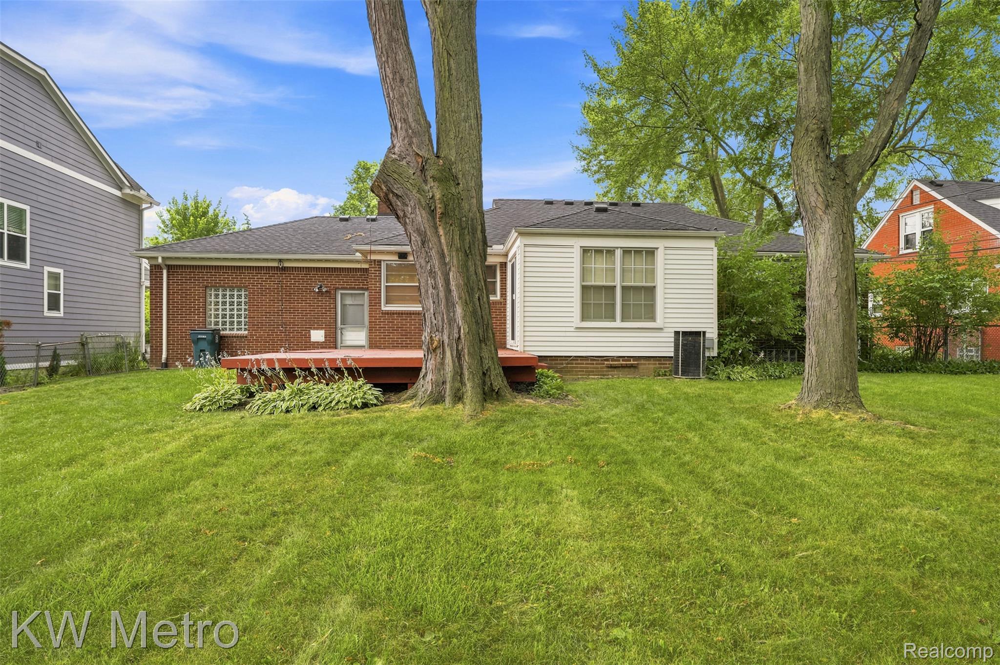 3912 Hillside Drive