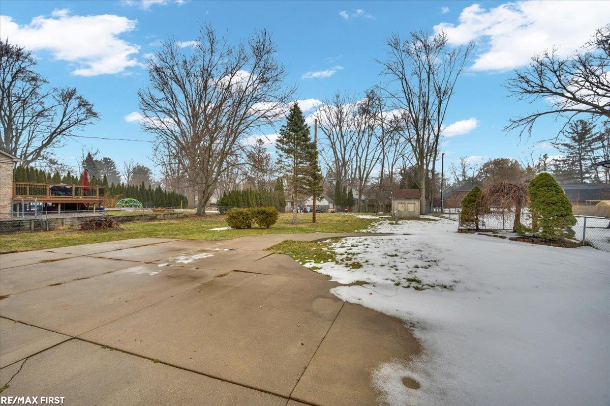 38750 Pineridge Street