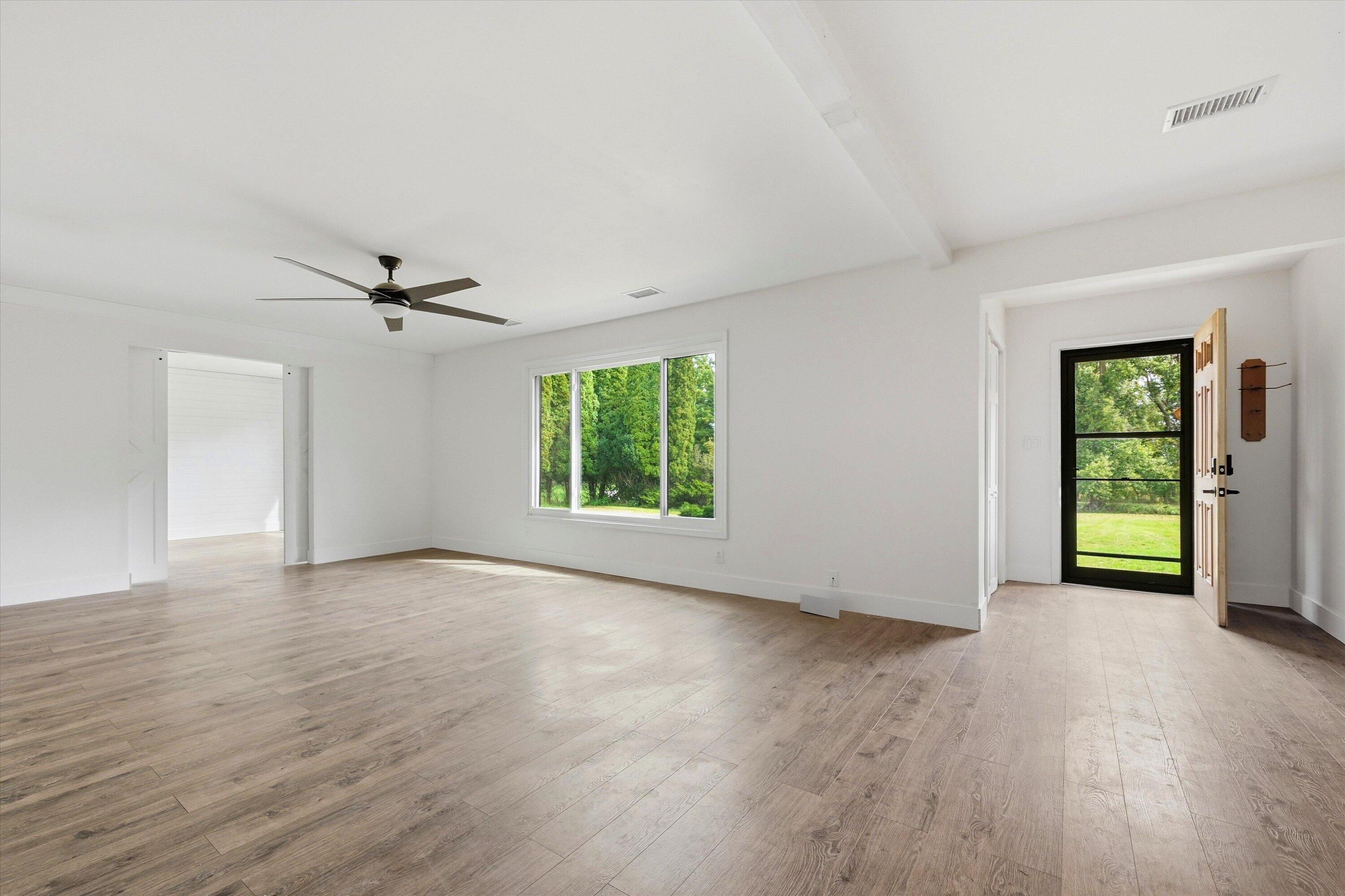 9112 E Miller Road