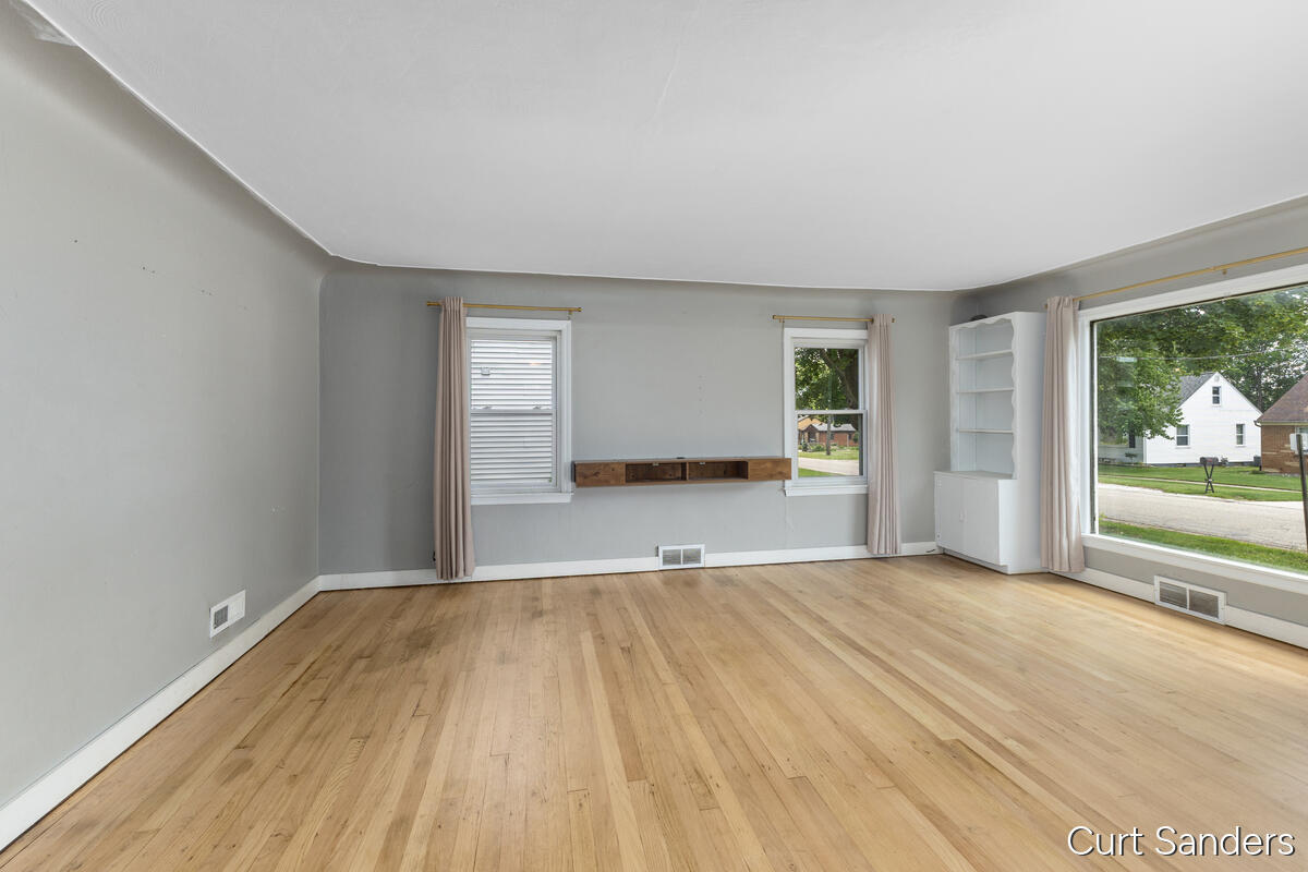 563 Ferris Street NW