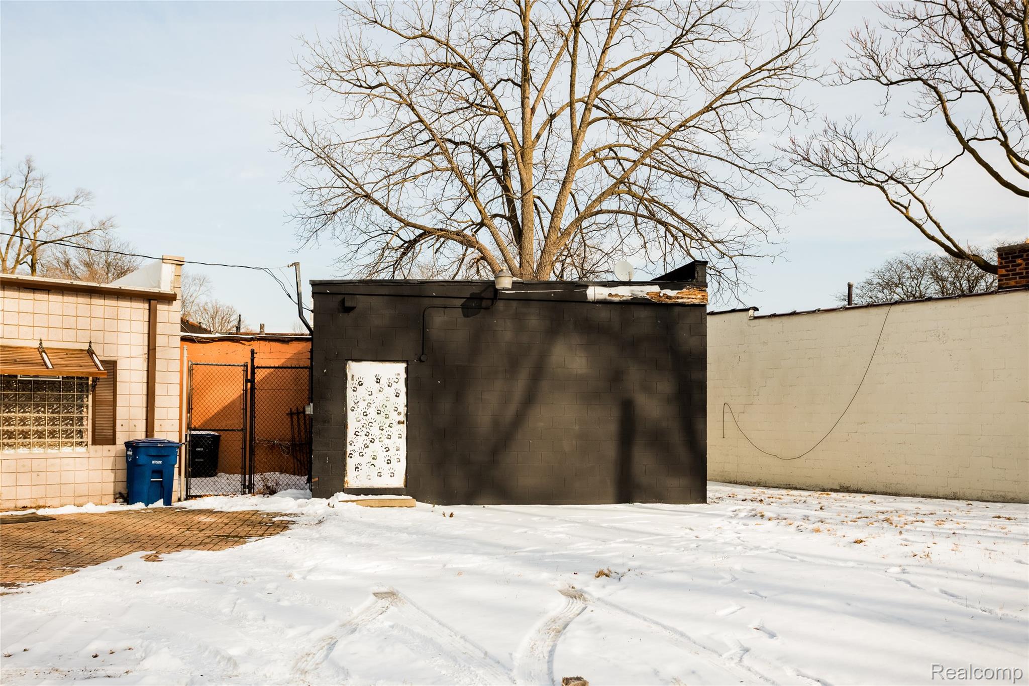 19019 Grand River Avenue