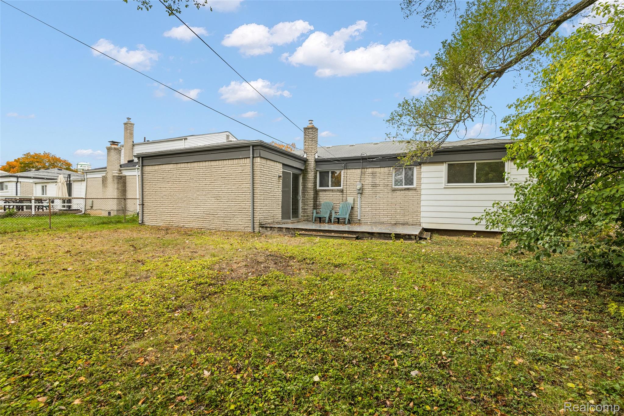 14421 Labelle Street