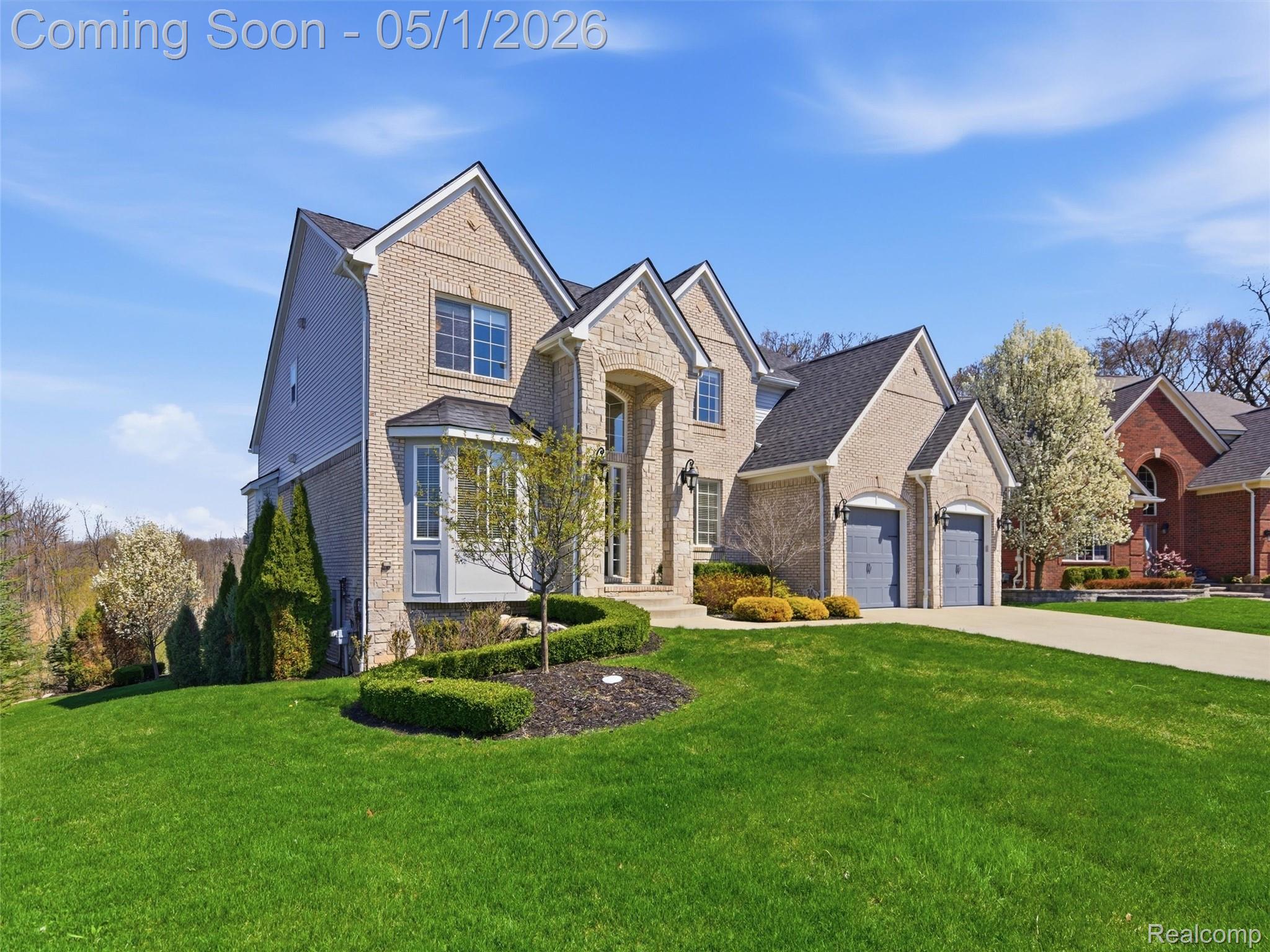 1450 Greythorne Drive