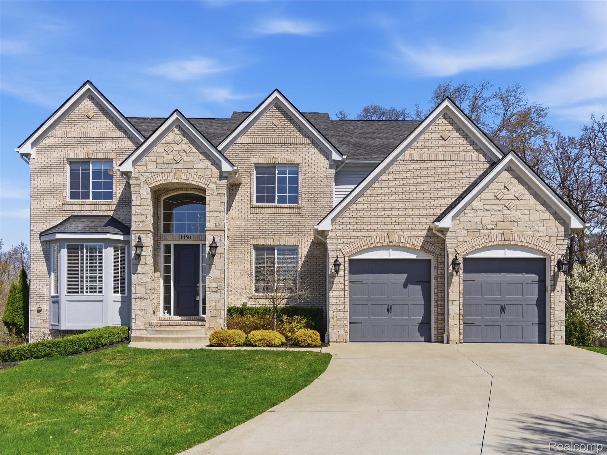 1450 Greythorne Drive