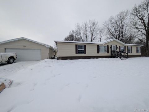 11362 N Lake Drive Fenton Charter Township MI 48430