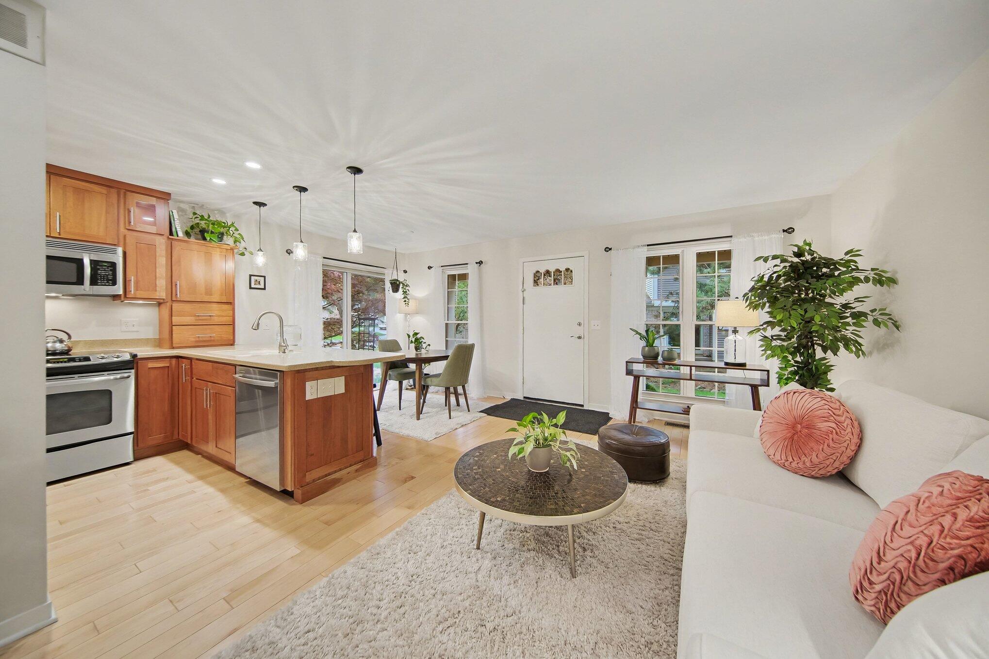 2950 W Whittier Court