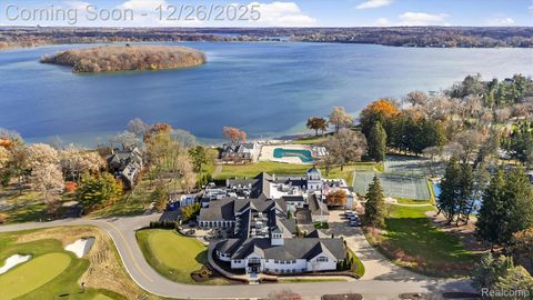 Tiny photo for 3317 W Shore Drive, Orchard Lake Village City, MI 48324 (MLS # 20251054840)