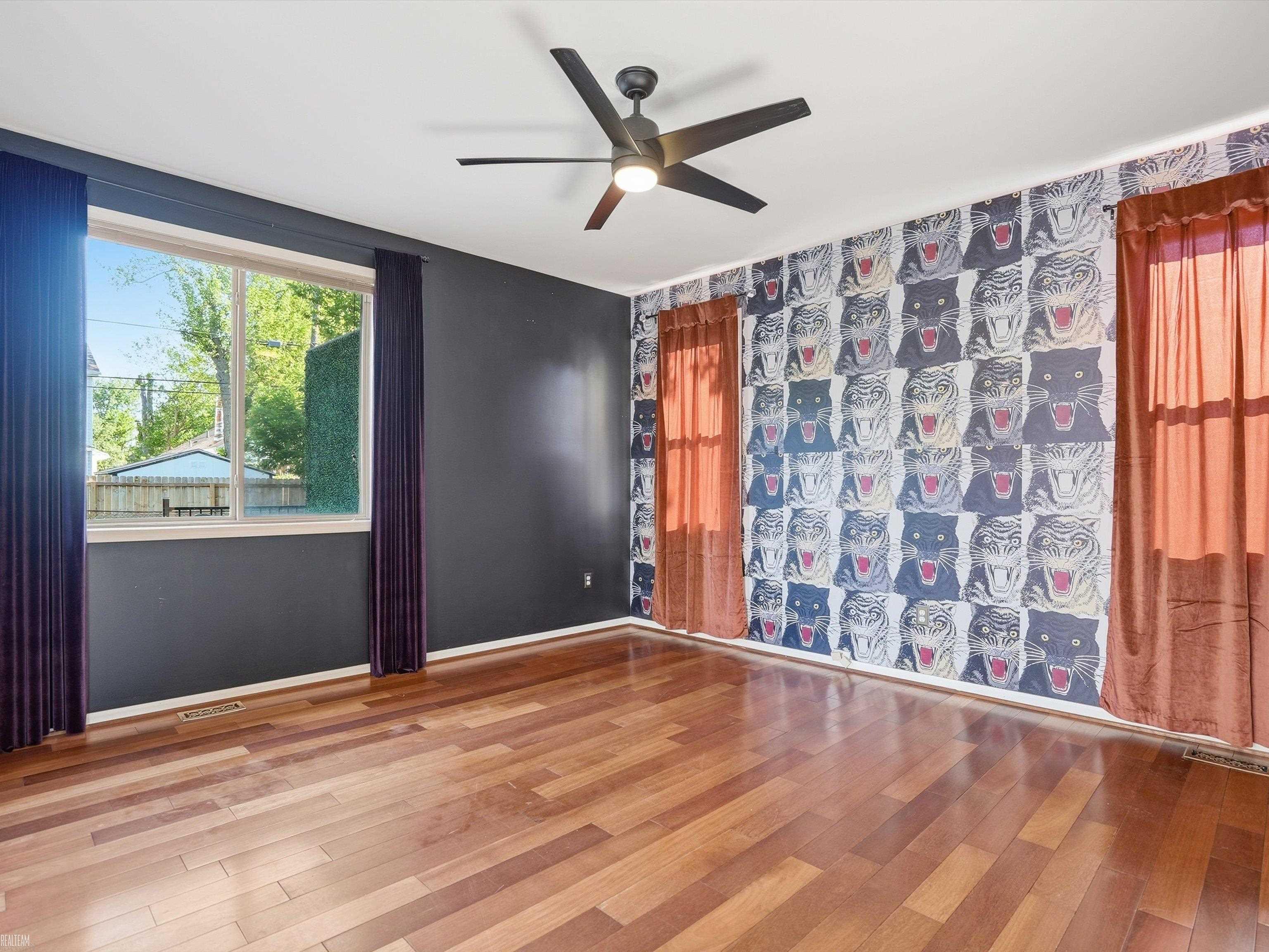 90 W Milton Avenue