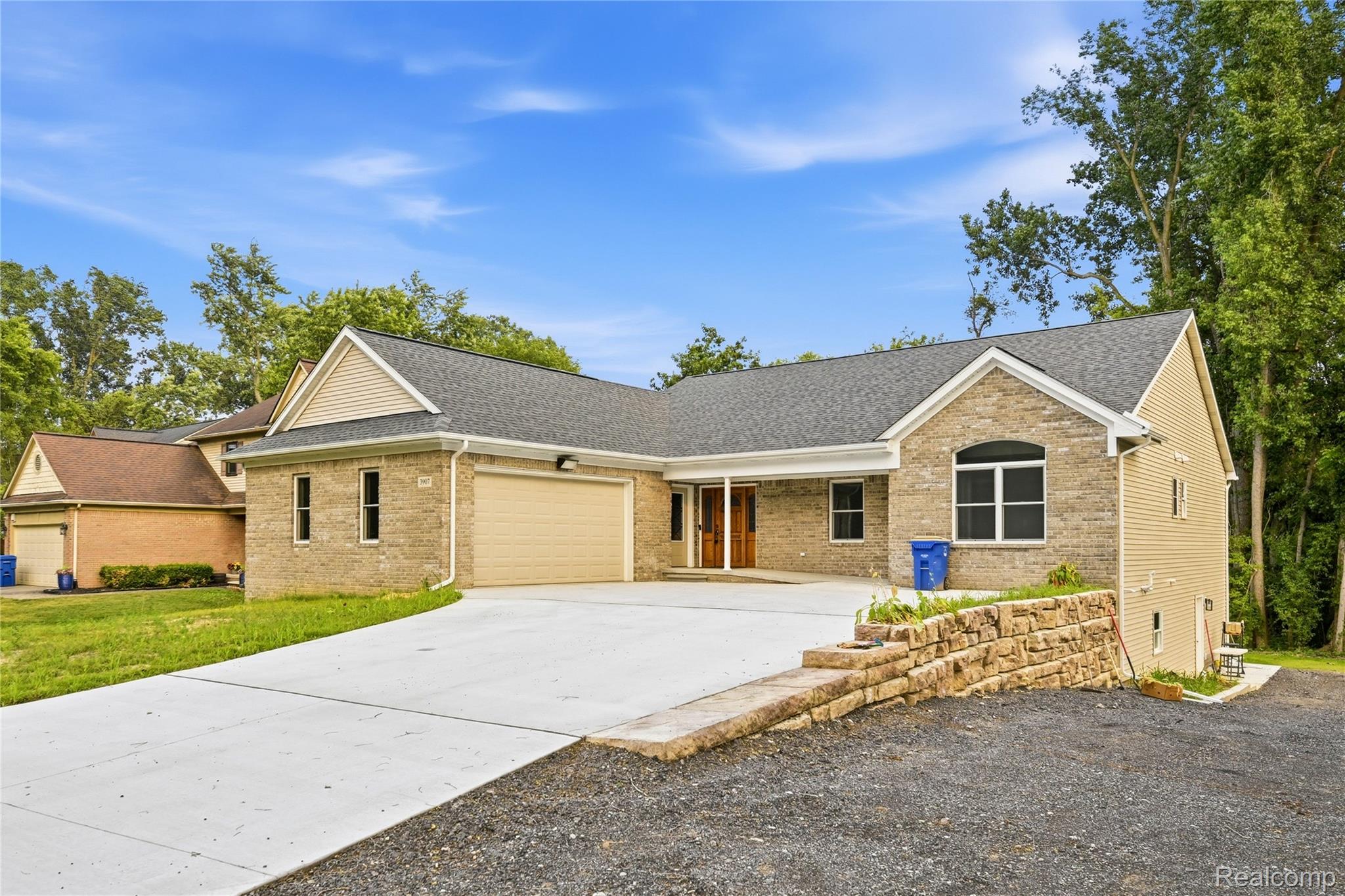 3907 Pontiac Lake Road