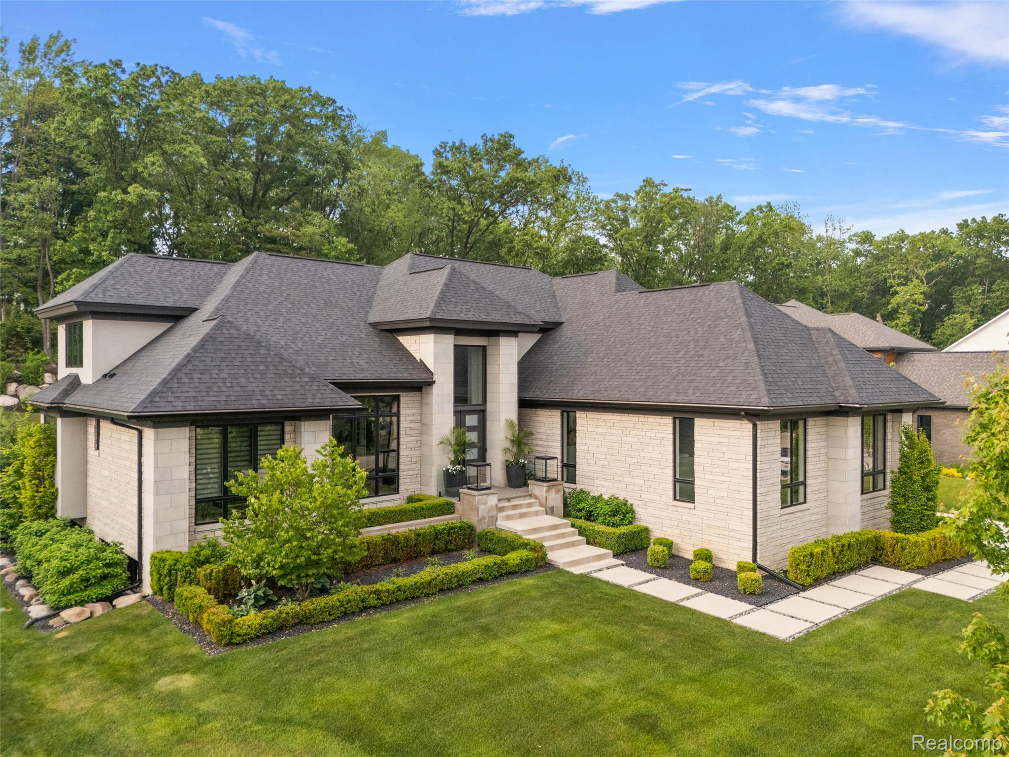 212 Enclave Court