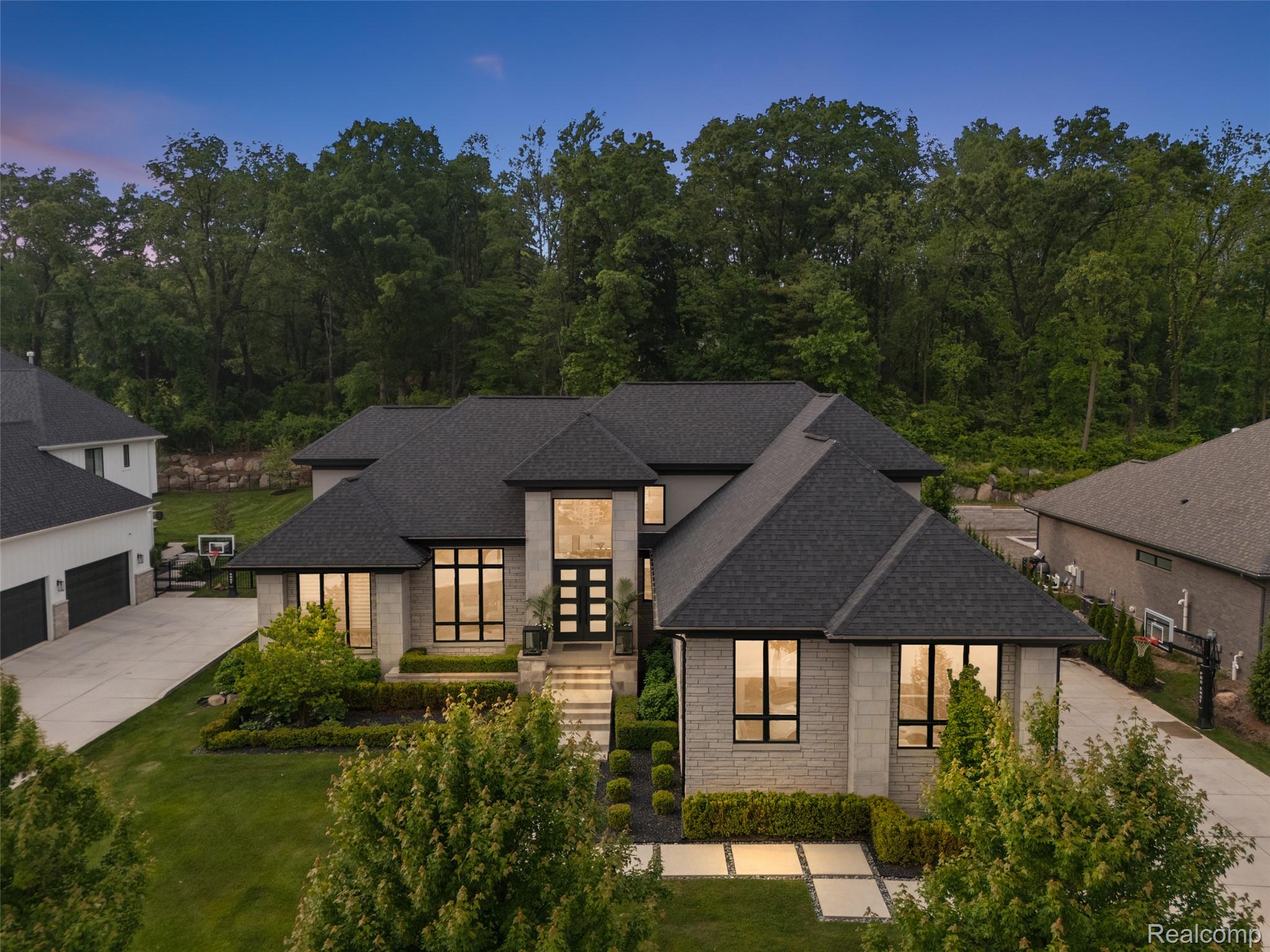 212 Enclave Court