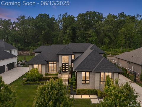 212 Enclave Court Rochester City MI 48306