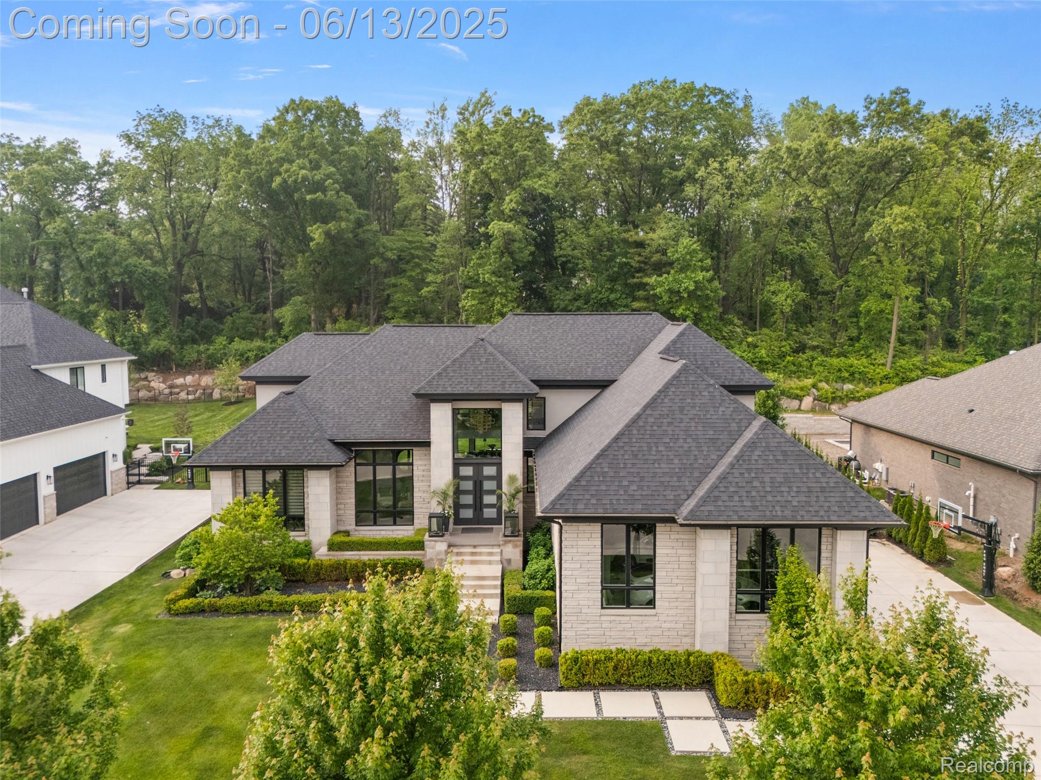 212 Enclave Court