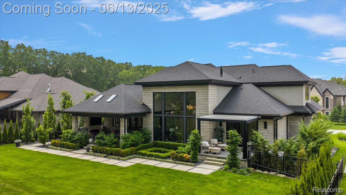 212 Enclave Court