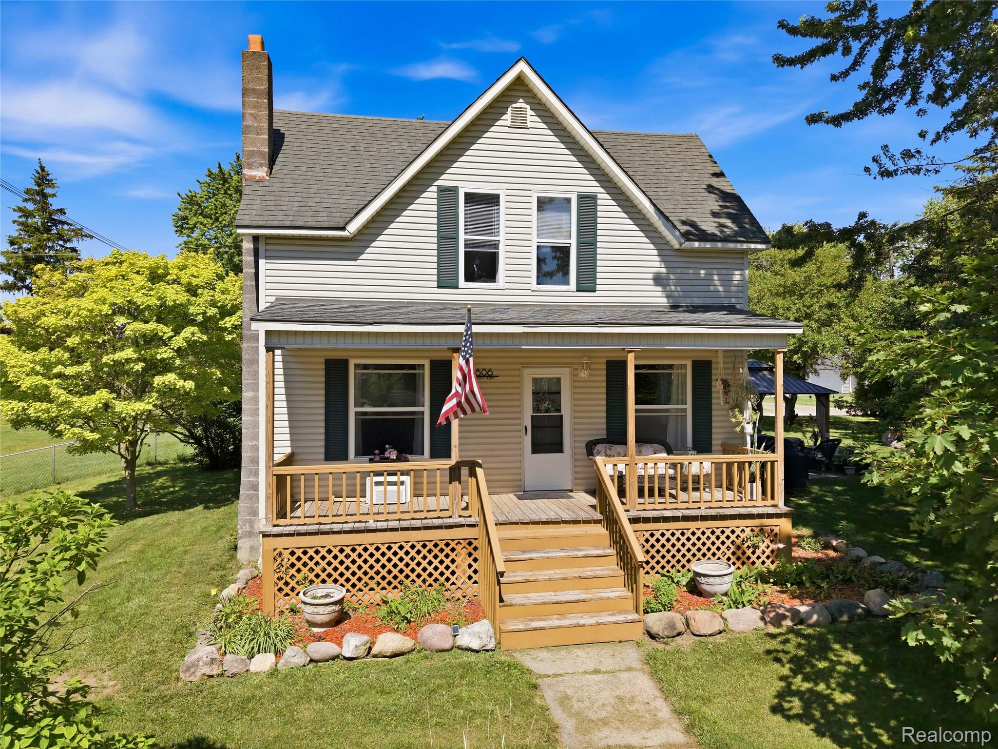 806 S 10th Street