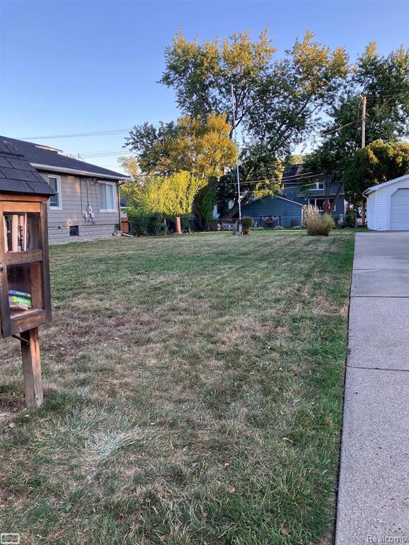 1137 LARKMOOR