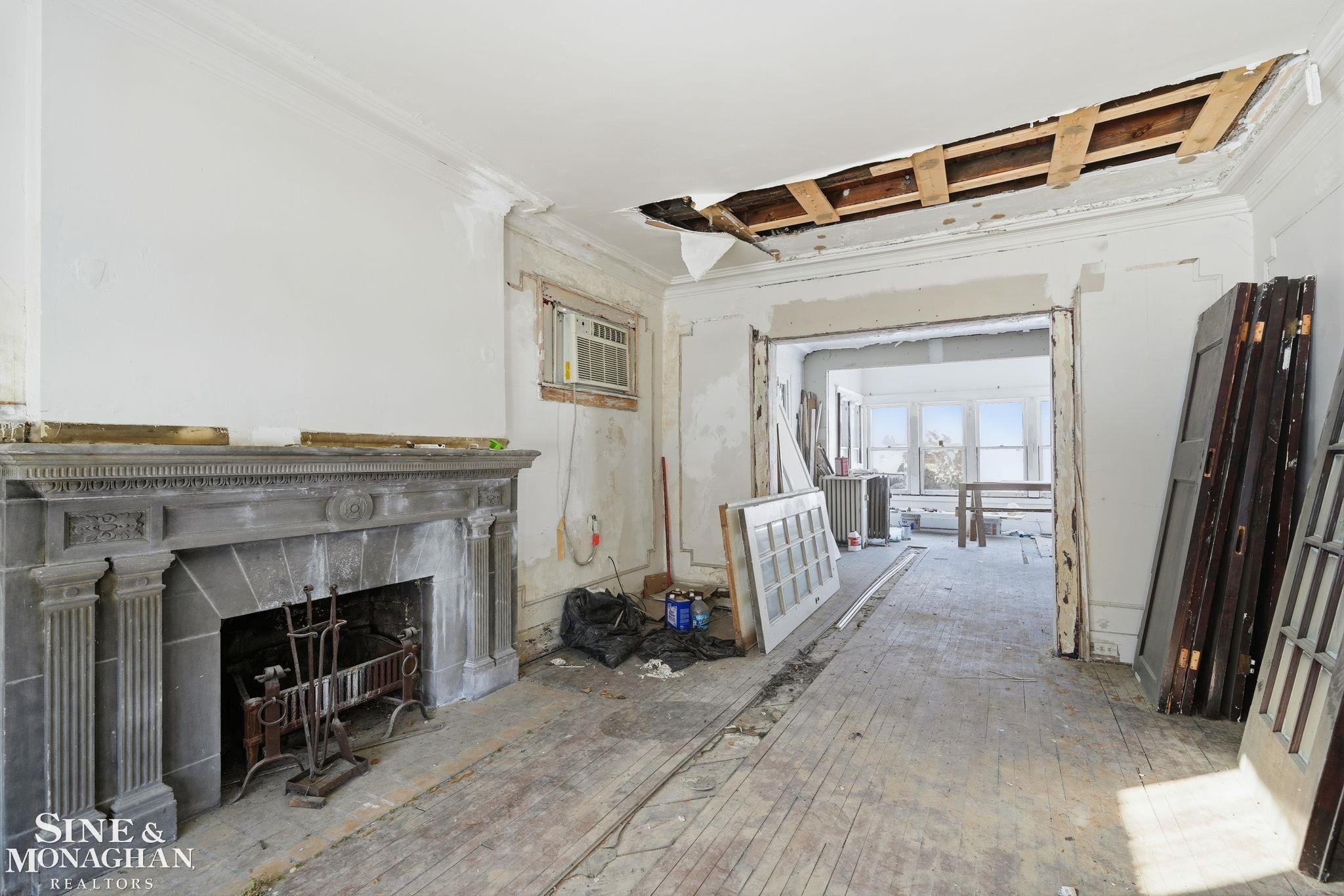1234 Edison Street