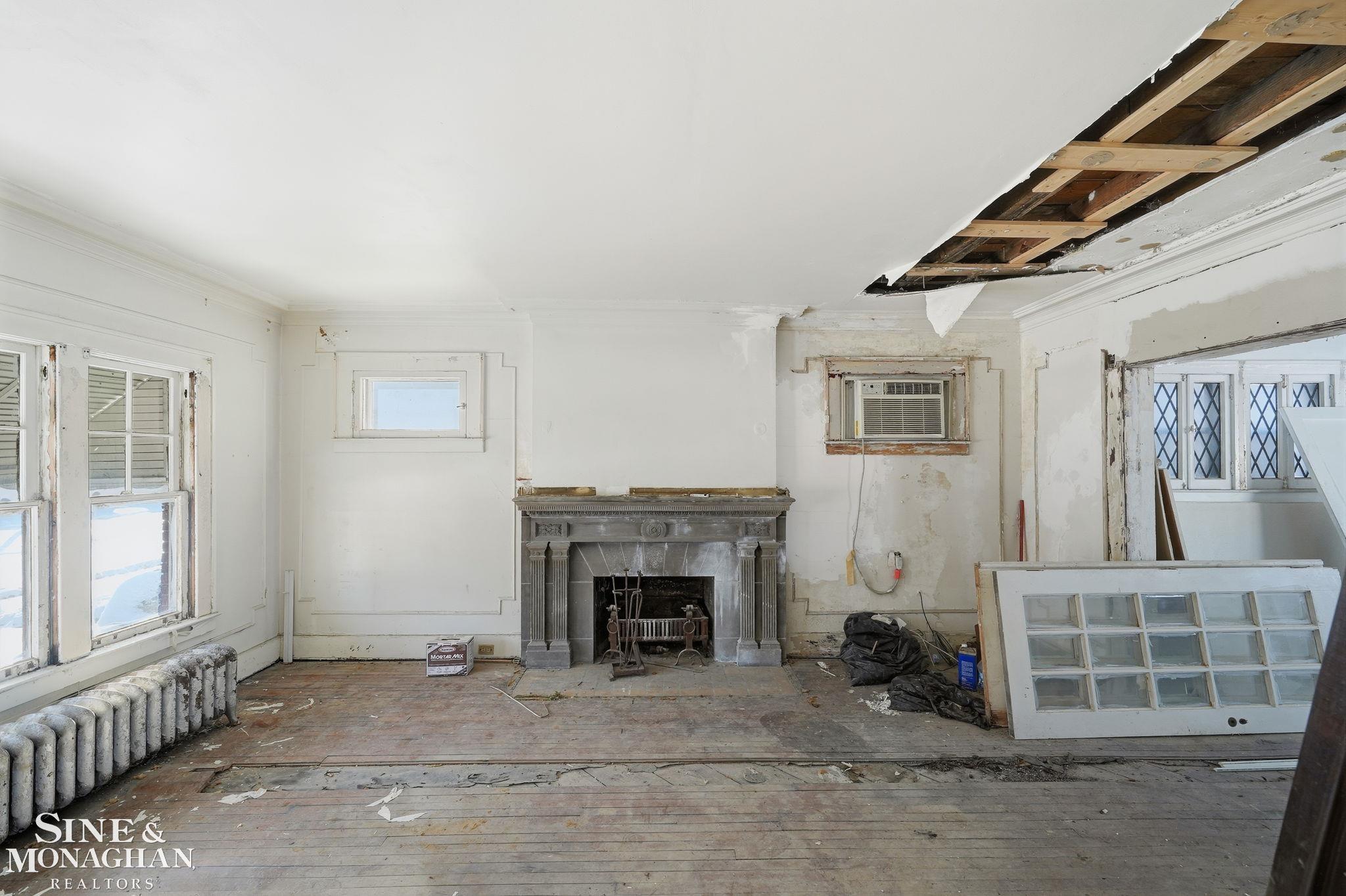 1234 Edison Street