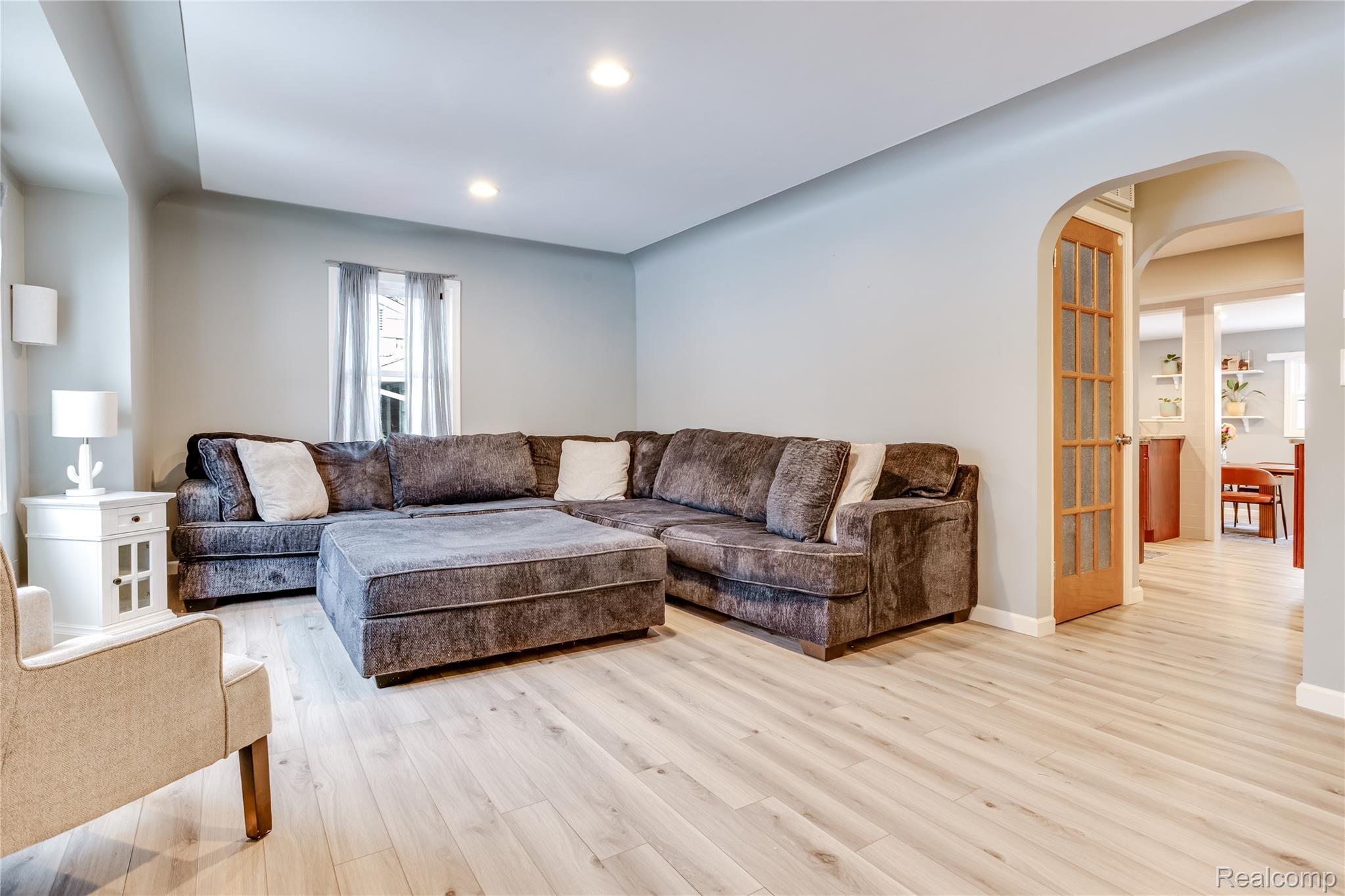 3444 Riverside Drive