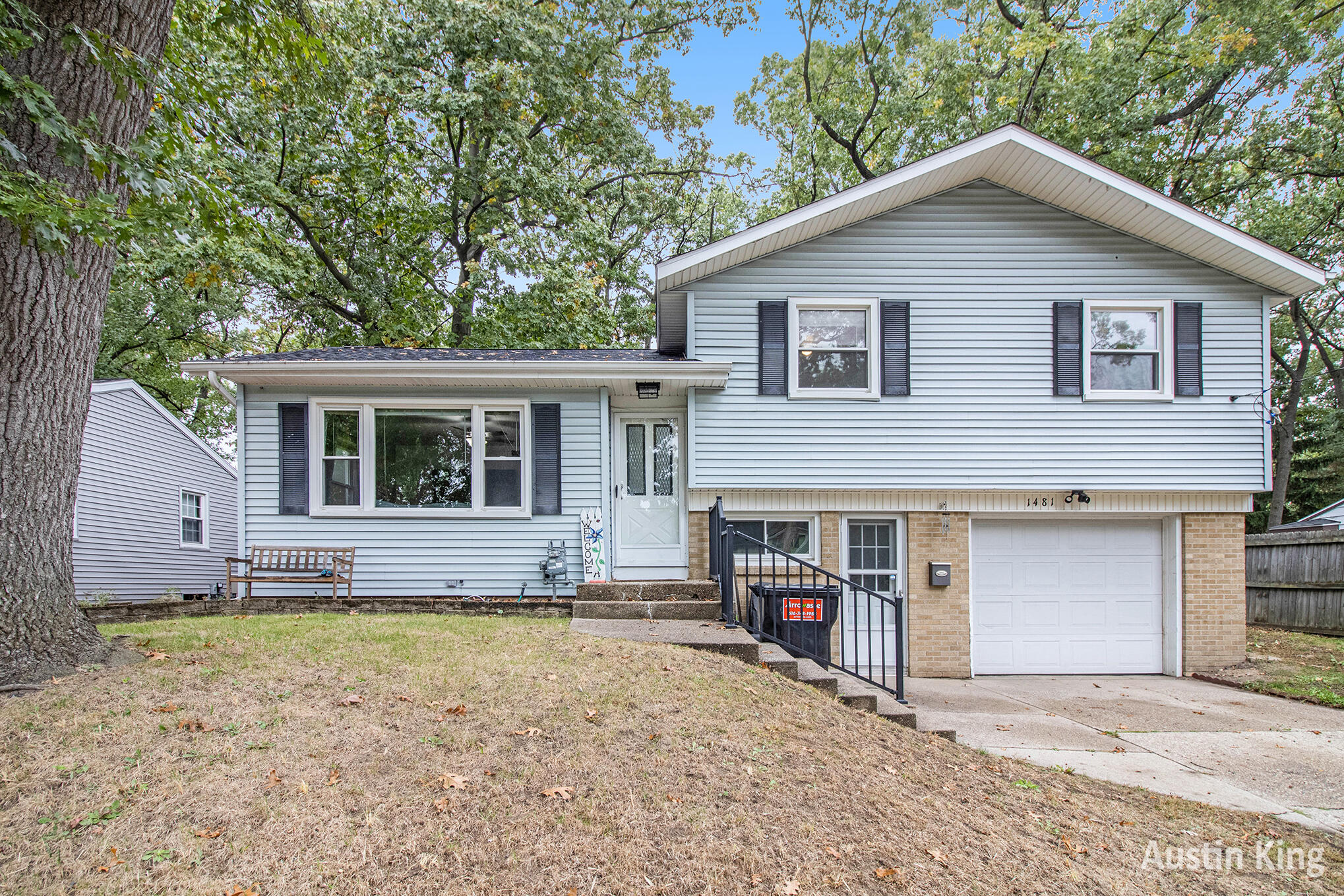 Wyoming City, Michigan 49509, United States, 3 Bedrooms Bedrooms, ,2 BathroomsBathrooms,Residential,Active,228965