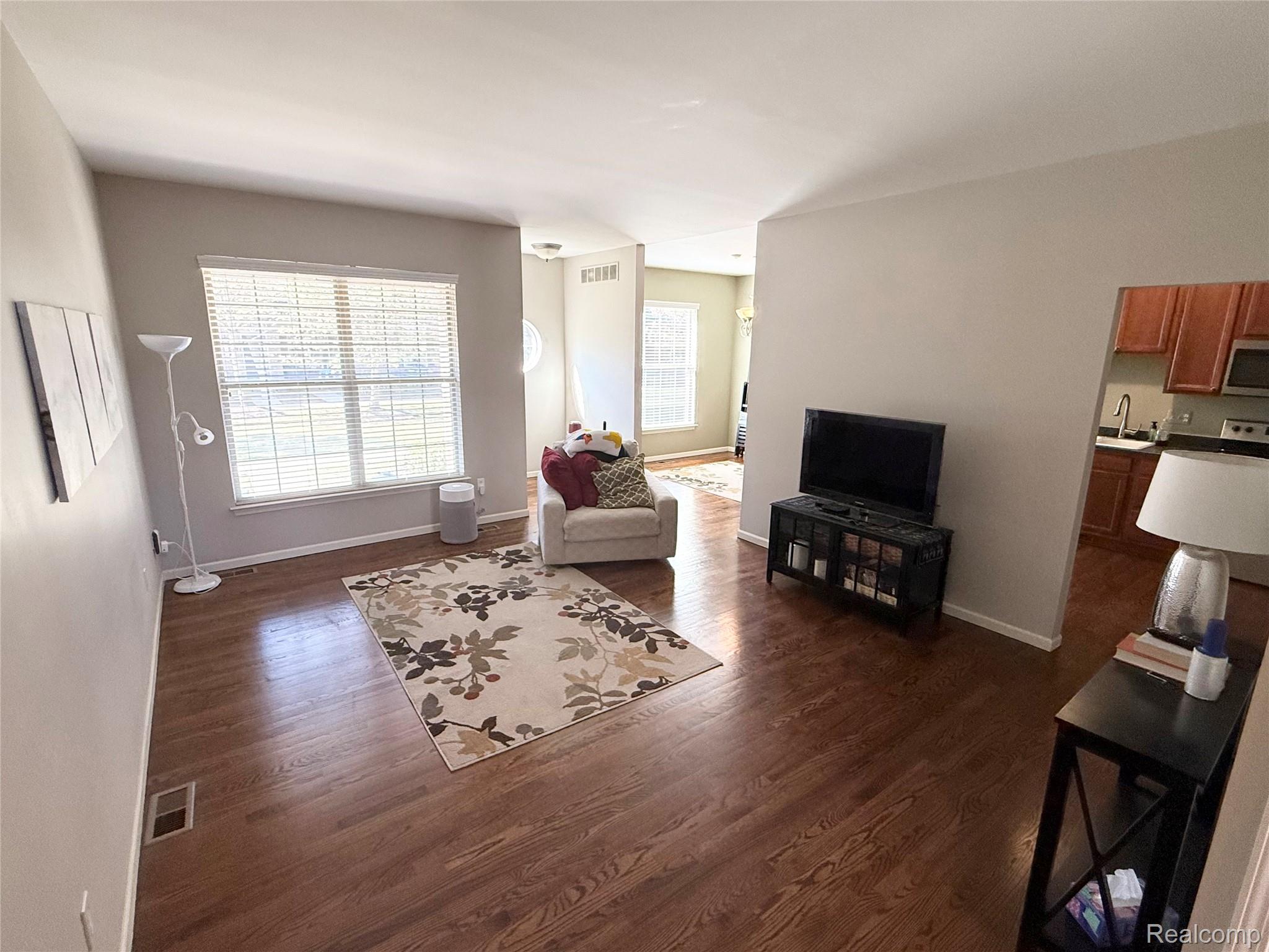 41271 N Maplewood Drive