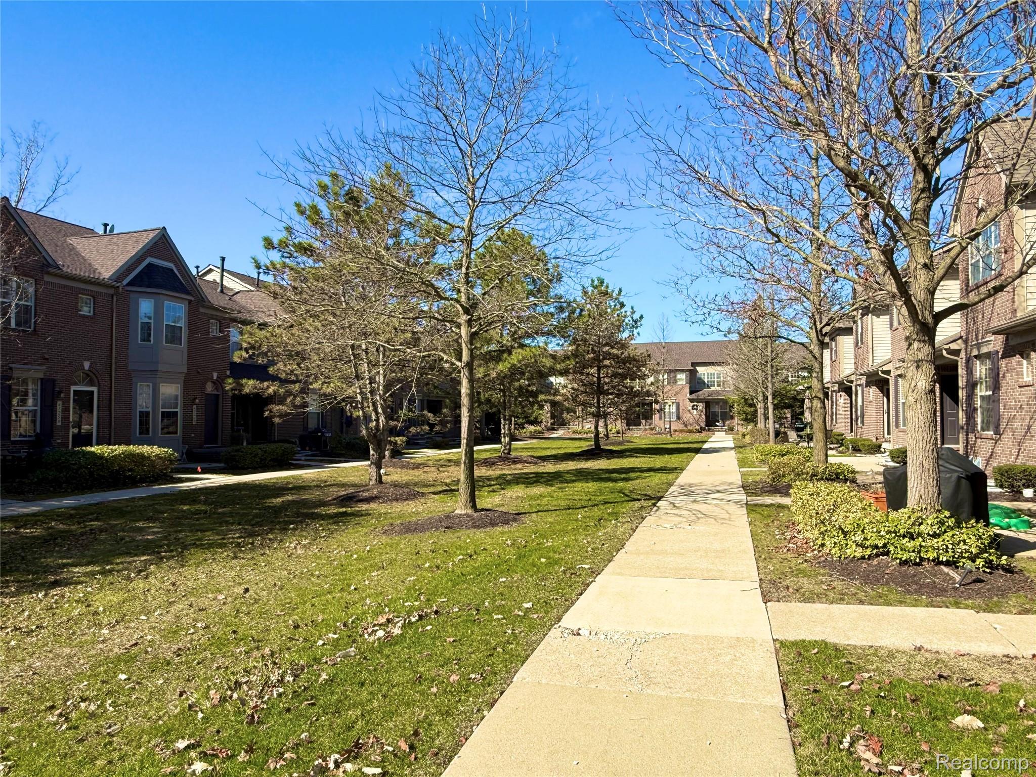 41271 N Maplewood Drive