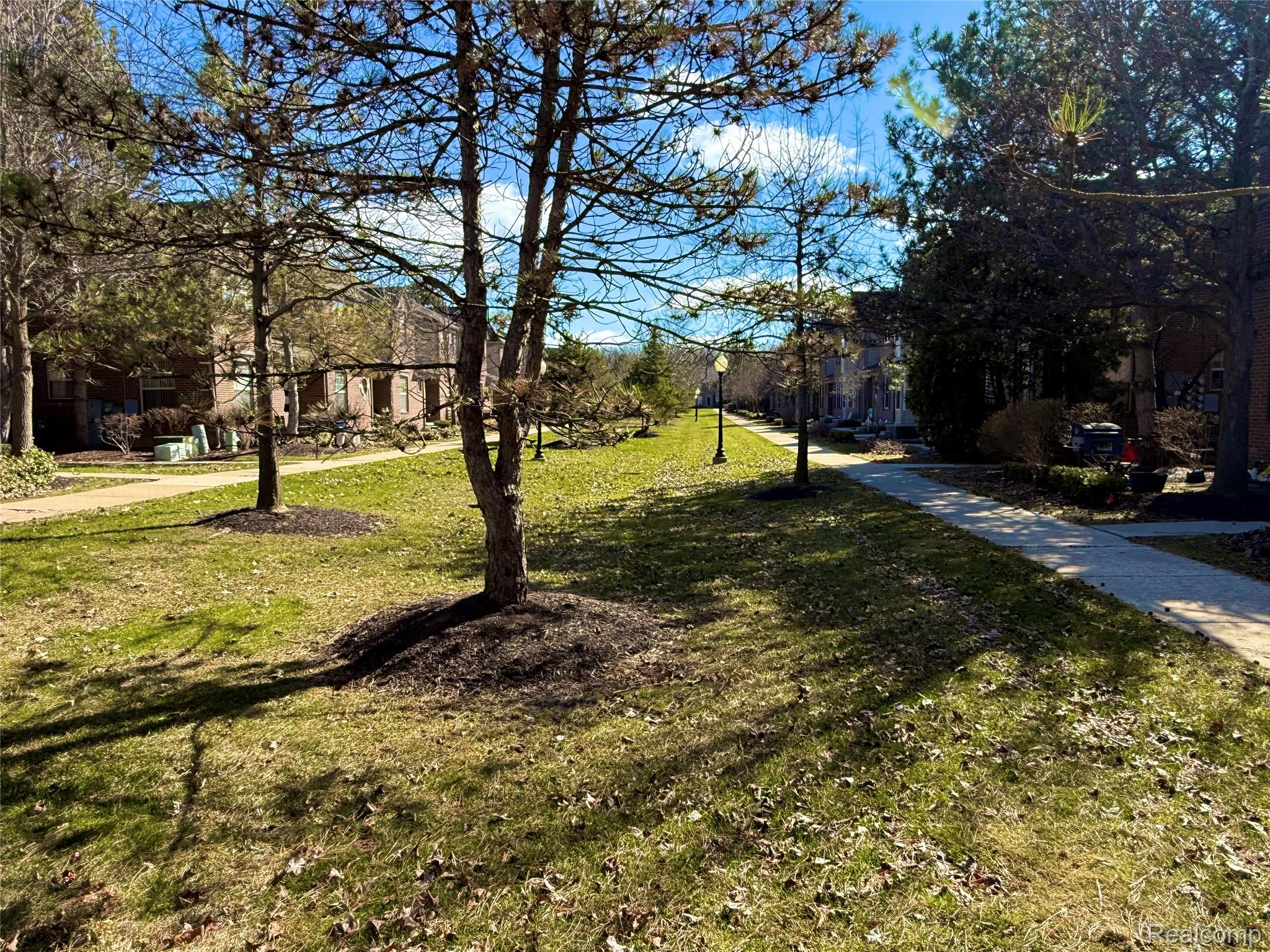 41271 N Maplewood Drive